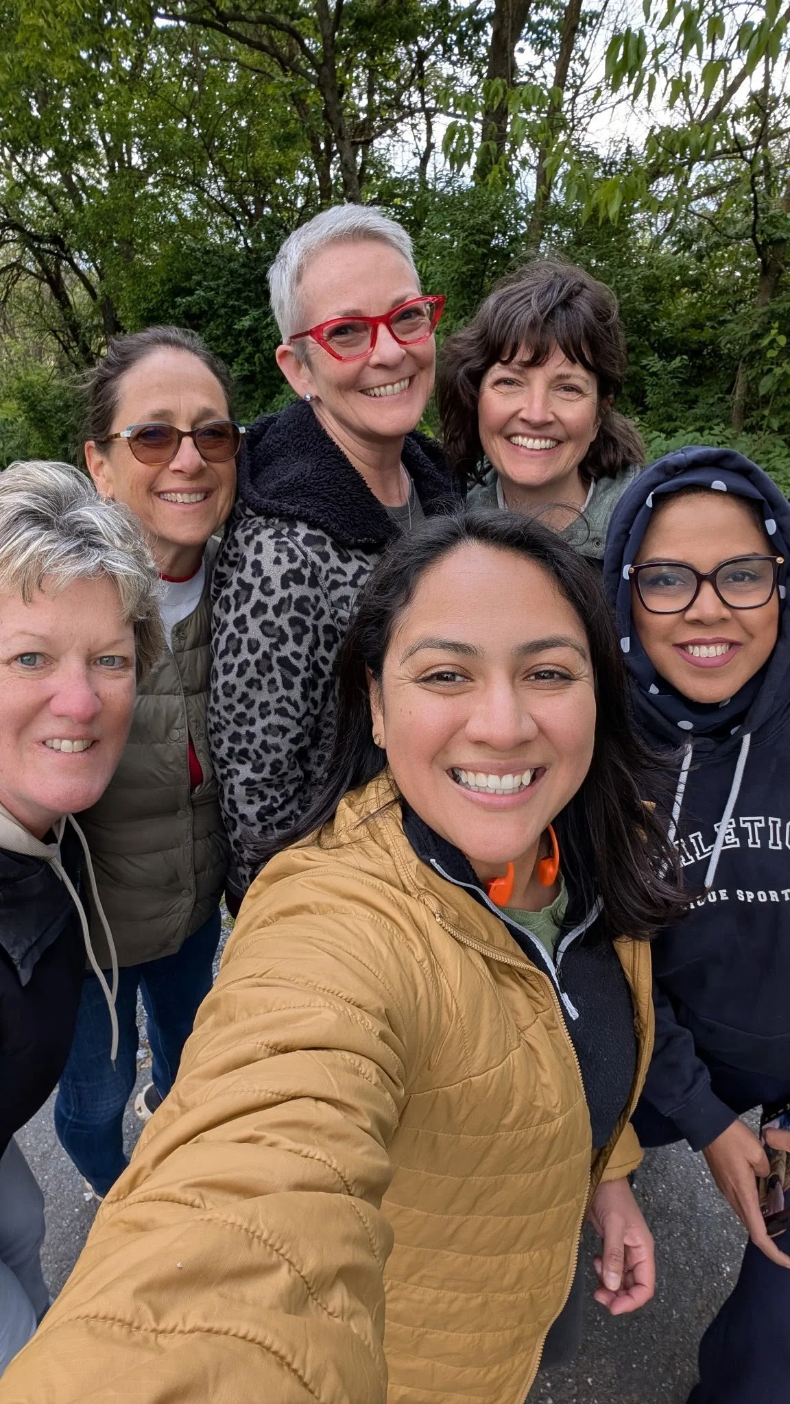 Selfie of Debbie Fink with 5 women, after embarking on an experiential, educational outing that Debbie organized.