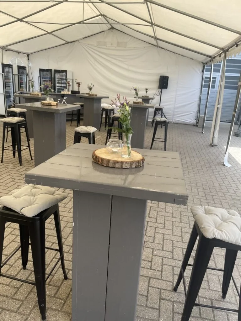 Verhuur van sta tafels via de tentenboer. Bezorgd op locatie door heel limburg
