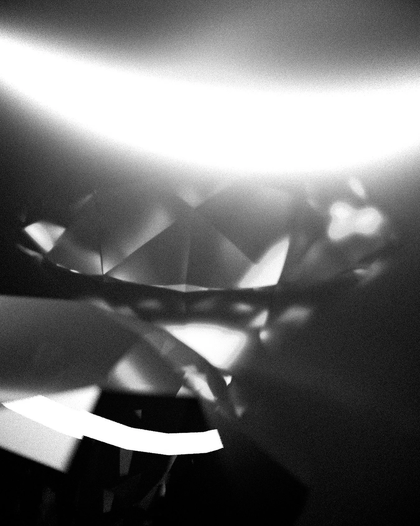 Prvn&iacute; Blender render v životě. Budu teď asi občas dělat takov&yacute;hle abstraktn&iacute; věci. 

#blender #blender3d #abstract