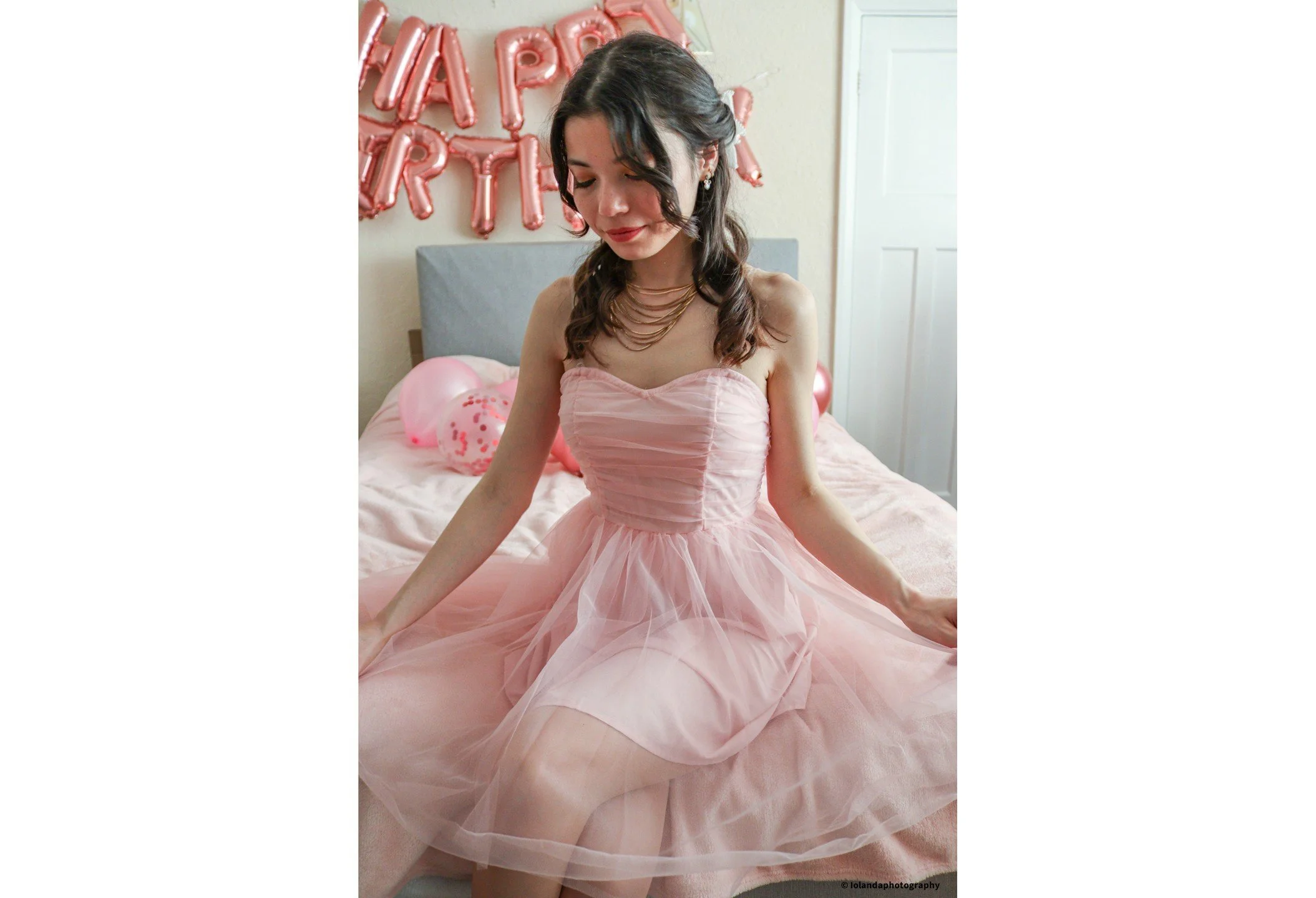 We turn not older with years, but newer every day. &ndash; Emily Dickinson

@ayshenur5 🥰

#PicOfTheDay #birthday #pink #PhotographyEveryday #Photogram #JustGoShoot #InstaPhoto #PhotographySouls #PhotoOfTheDay #ExclusiveShots #Capture #PhotographyIsL