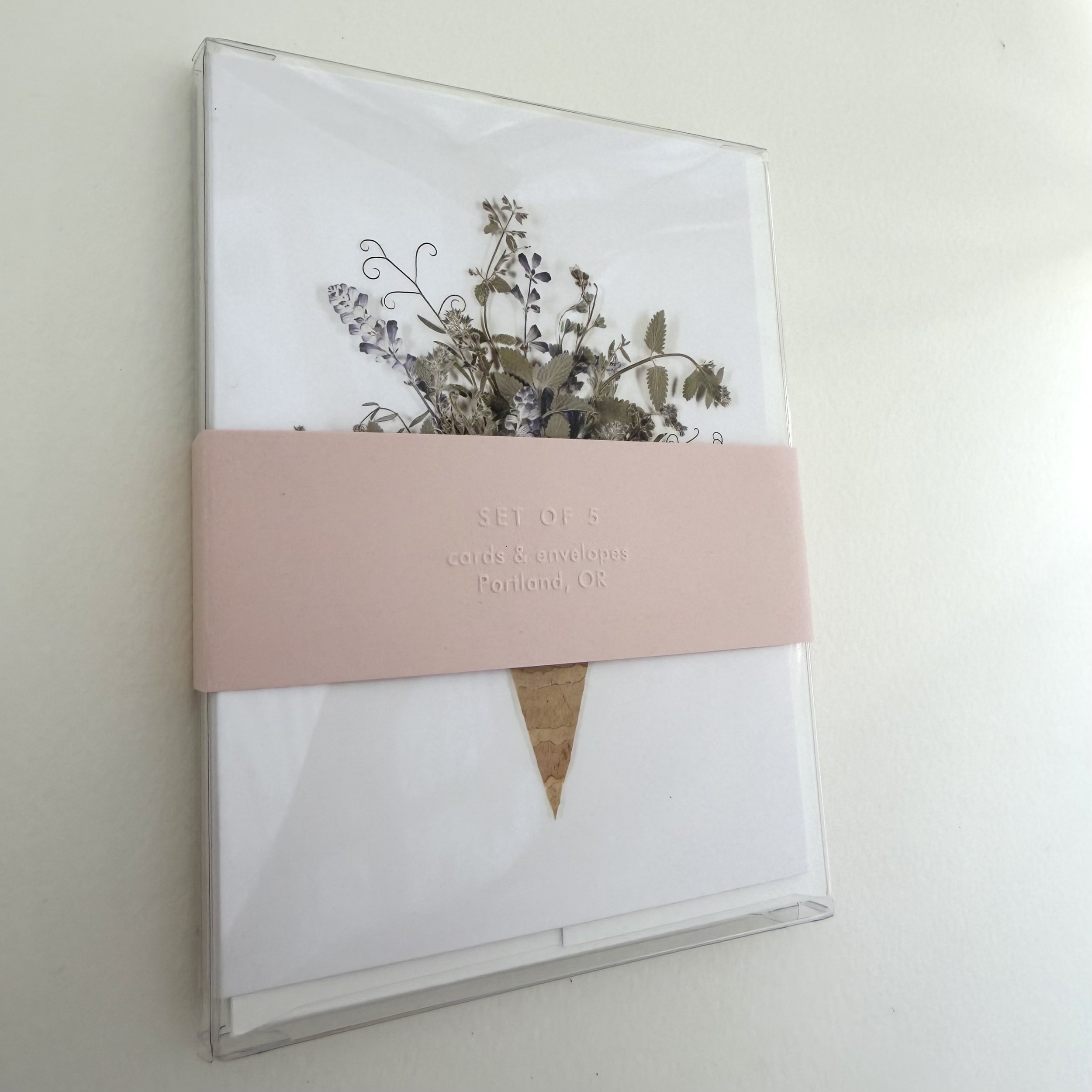 basket-flowers-pressed-flower-card.jpg