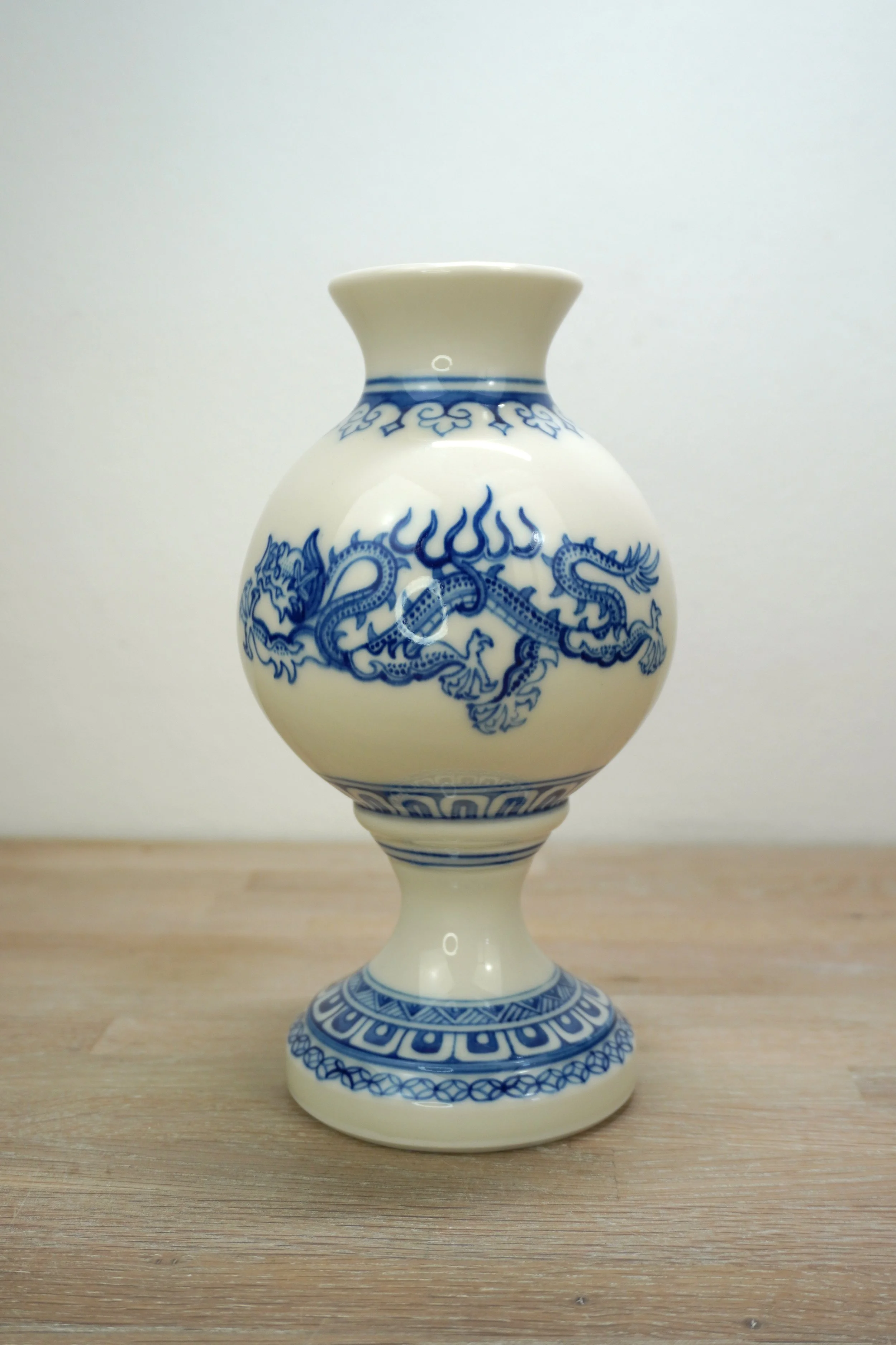 dragon vase