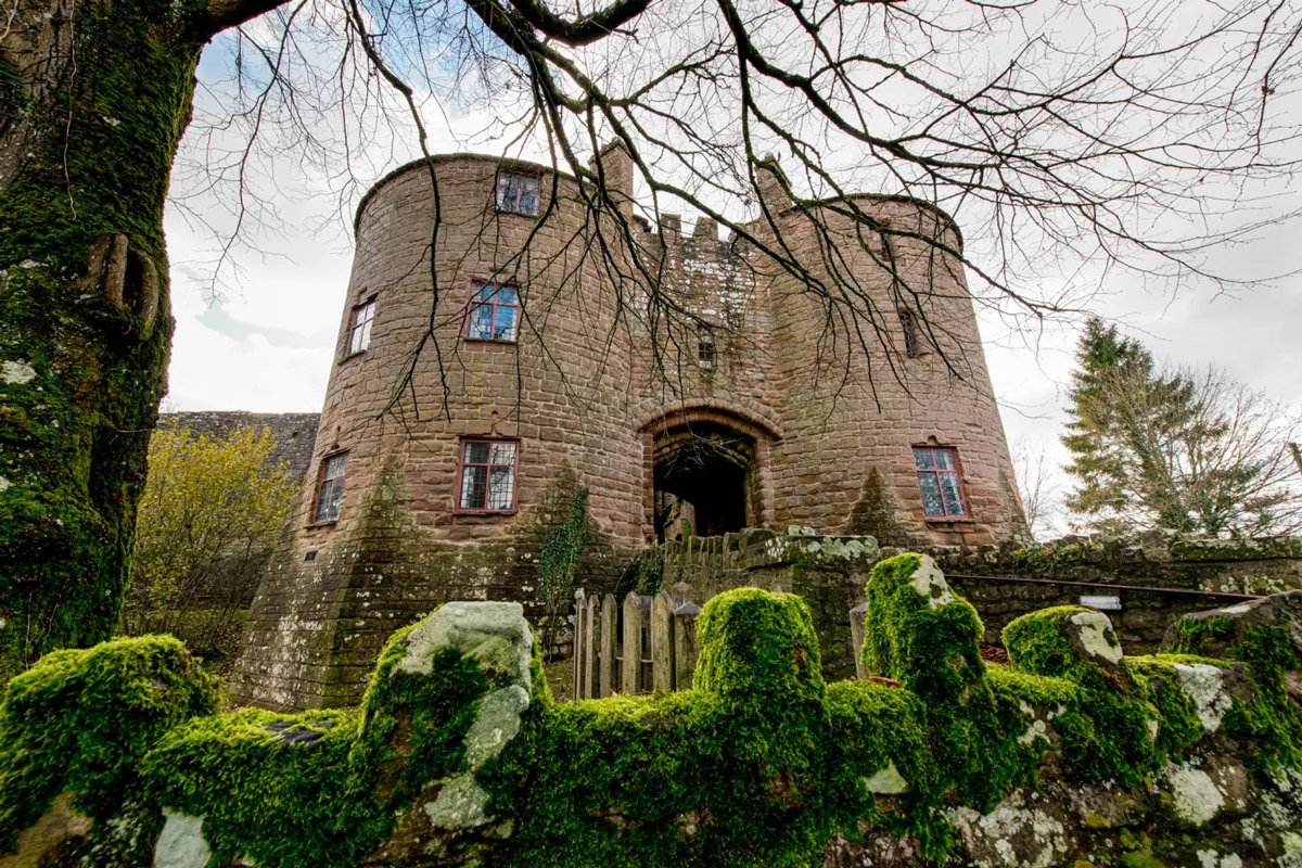 st-briavels-ext-1200.jpg