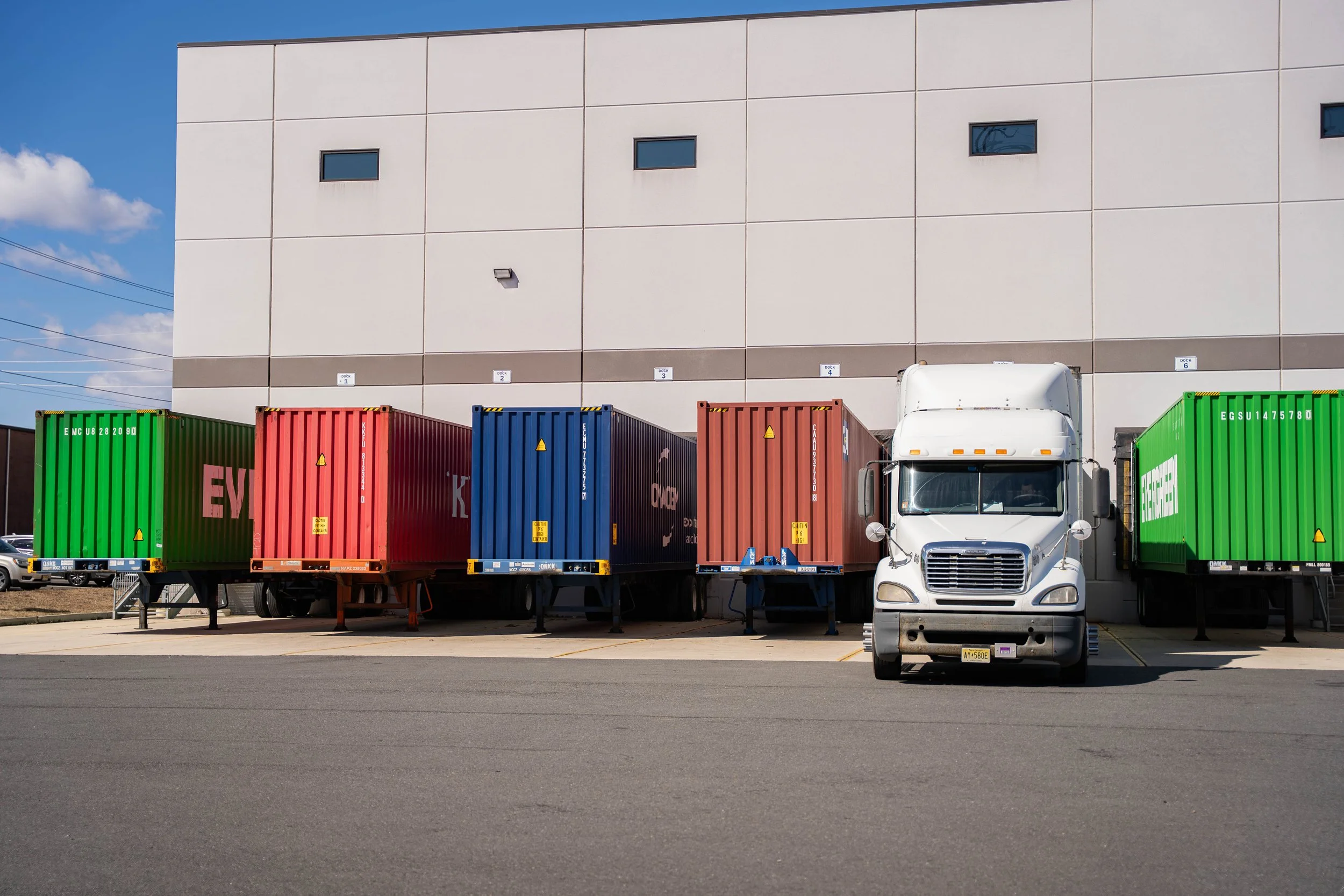 Distribution container