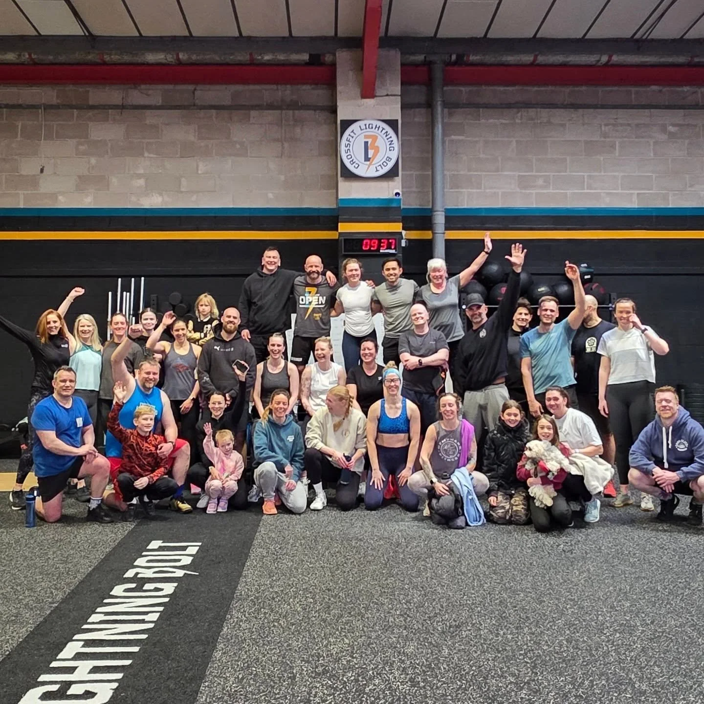 Look at all these people 🥲😍
The vibe in this place gets better and better every week! Top effort everyone ⚡️

#crossfitcommunity #macclesfieldcomunity #Macclesfield #macclesfieldgym