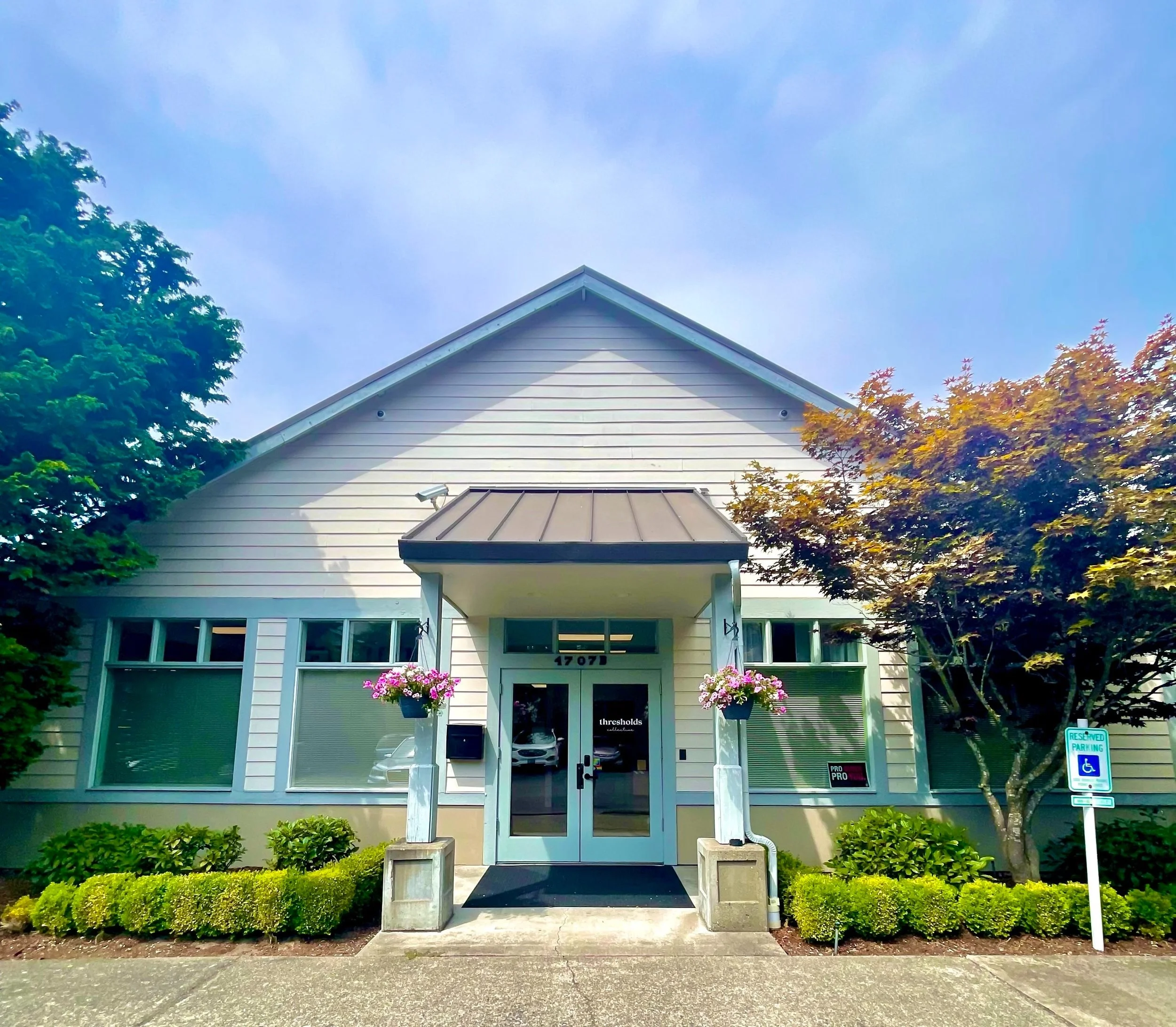 Thresholds Collective Front of Building acupuncture moxibustion herbal medicine Tacoma WA