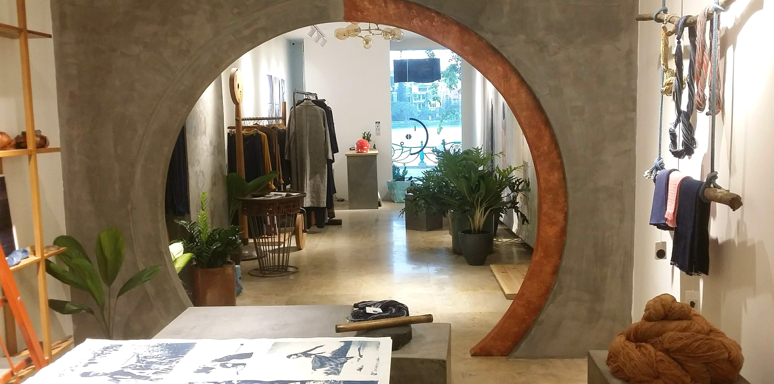 Boutique Kilomet 109, Fashion Design, Hanoi Vietnam. Arche patines. Très belle rencontre avec Thao Vu - 2018 Vietnam