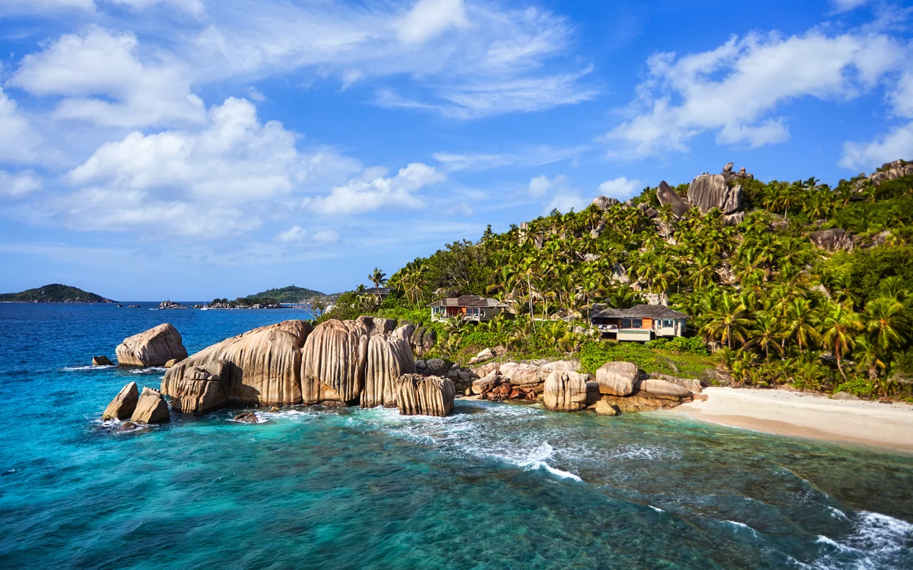 Six_Senses_Zil_Pasyon-Pasyon_Pool_Villas_aerial.png