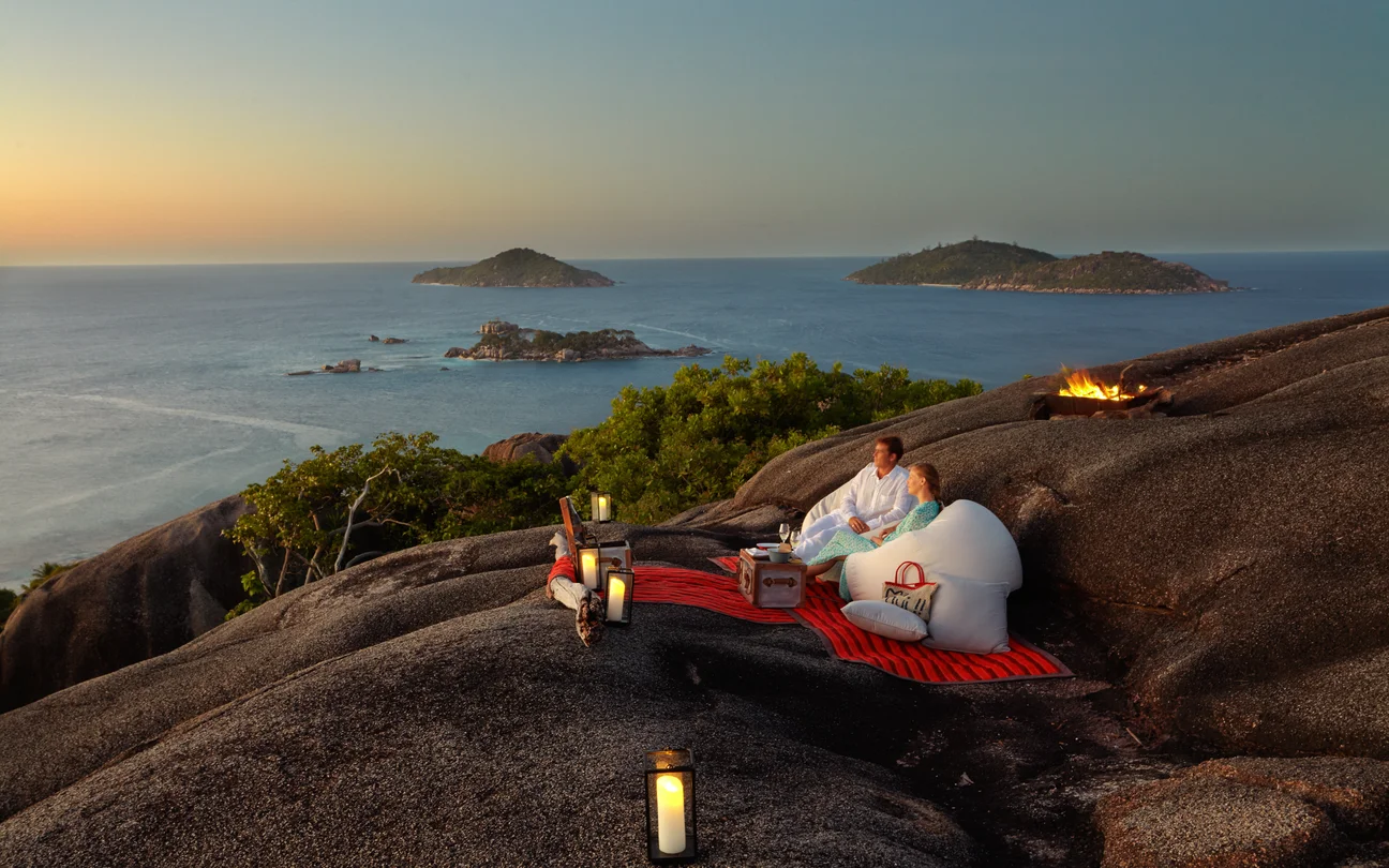 Sunset_cocktail_on_Top_of_the_Hill3.png