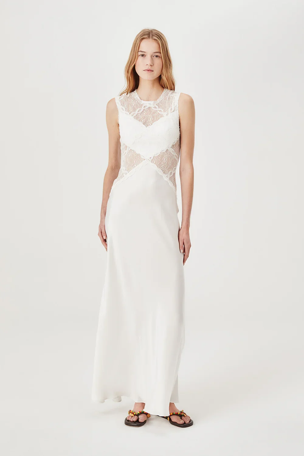 Long lace and satin dress | 799.22 CAD