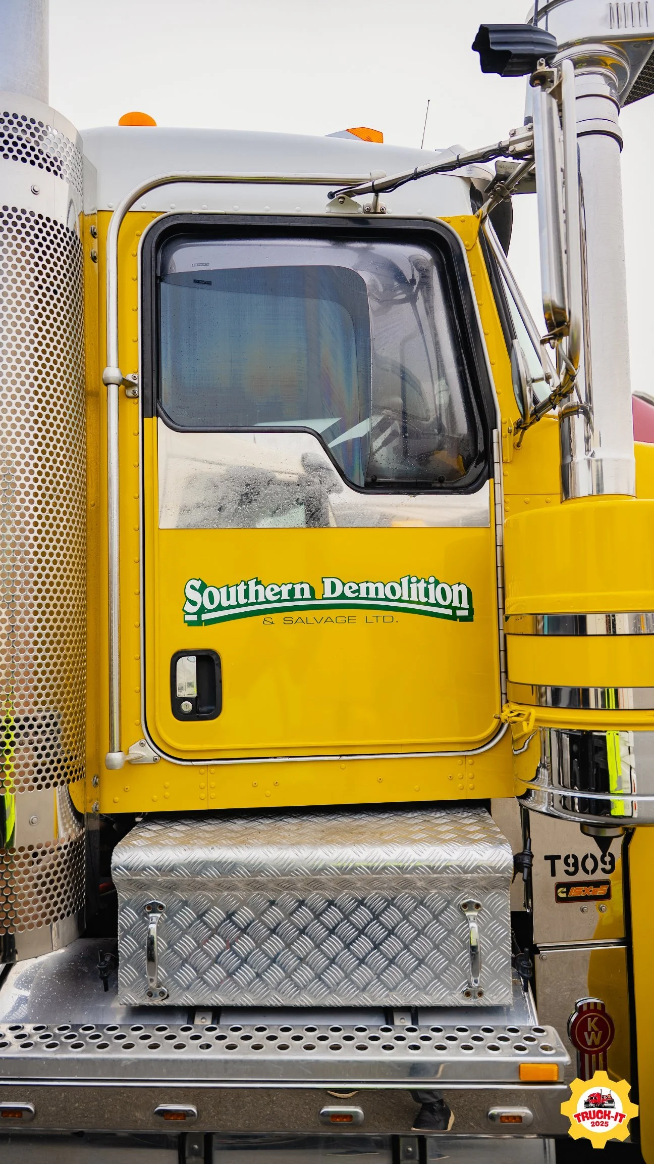 AR504057.jpg