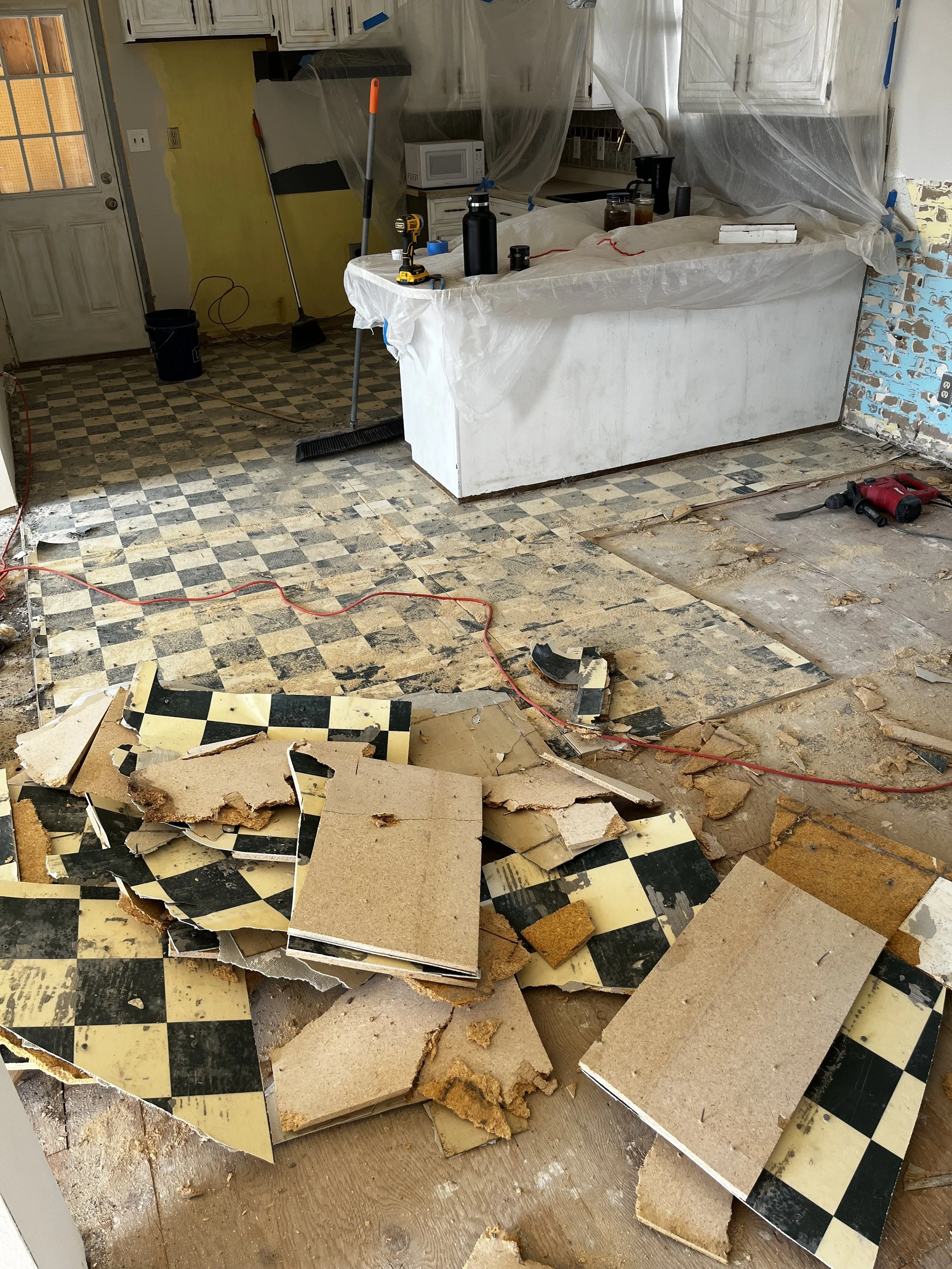 Asbestos in Old Flooring: What Utah Homeowners Should Know Before a Tear-Out