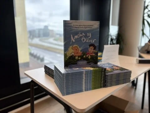 Amelía &amp; Óliver kláraðist og styttist í útgáfu á bók nr 2  👏
