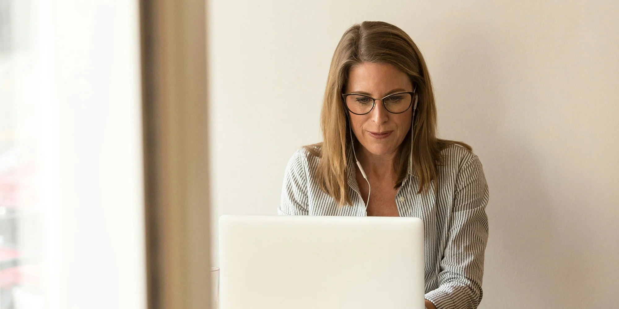 Database Management &amp; CRM: How to never let a lead fall through the cracks