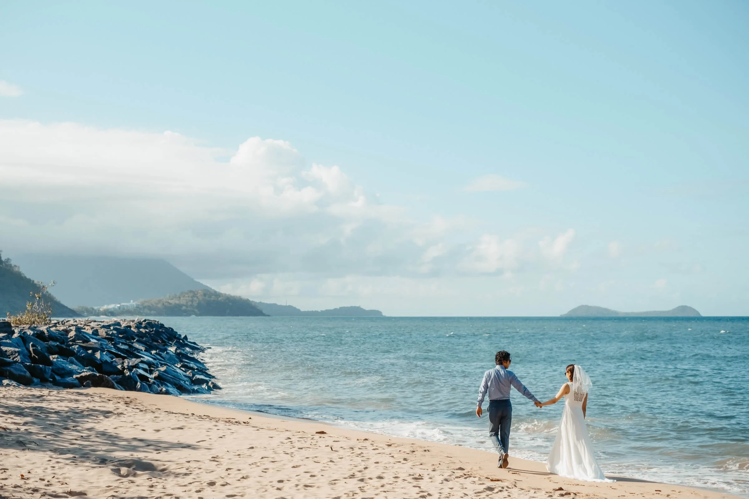 palmcove-beachfront-wedding-oceanwalk-romantic.jpg