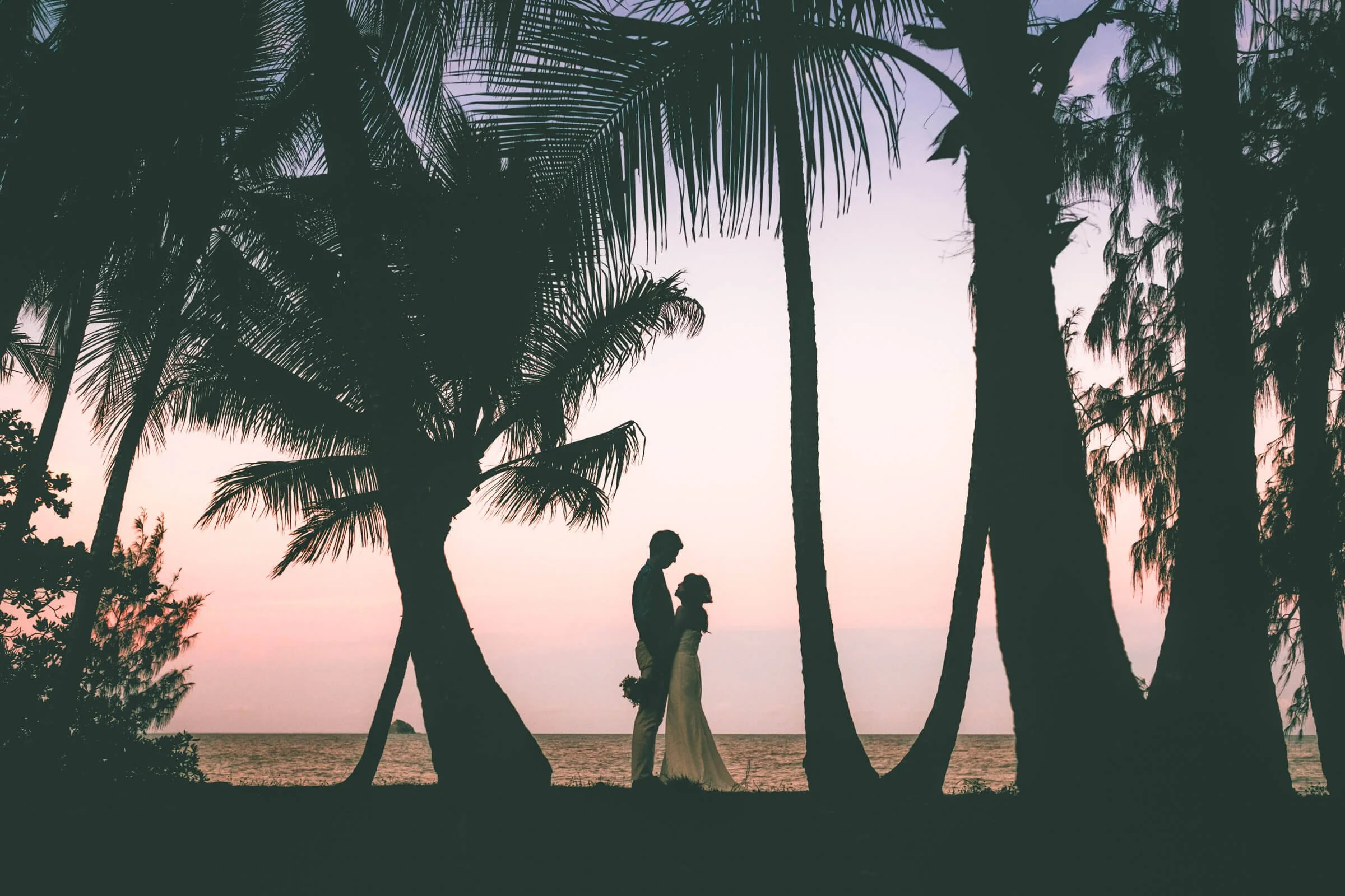 palm-cove-beach-japanese-wedding-silhouette-sunset.jpg