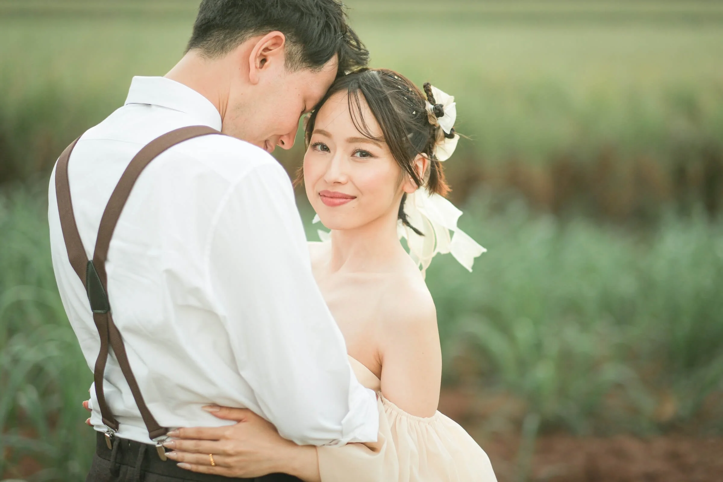 cairns-garden-wedding-photo-sugarcane-field-soft-light-natural-beauty-bride-groom.jpg