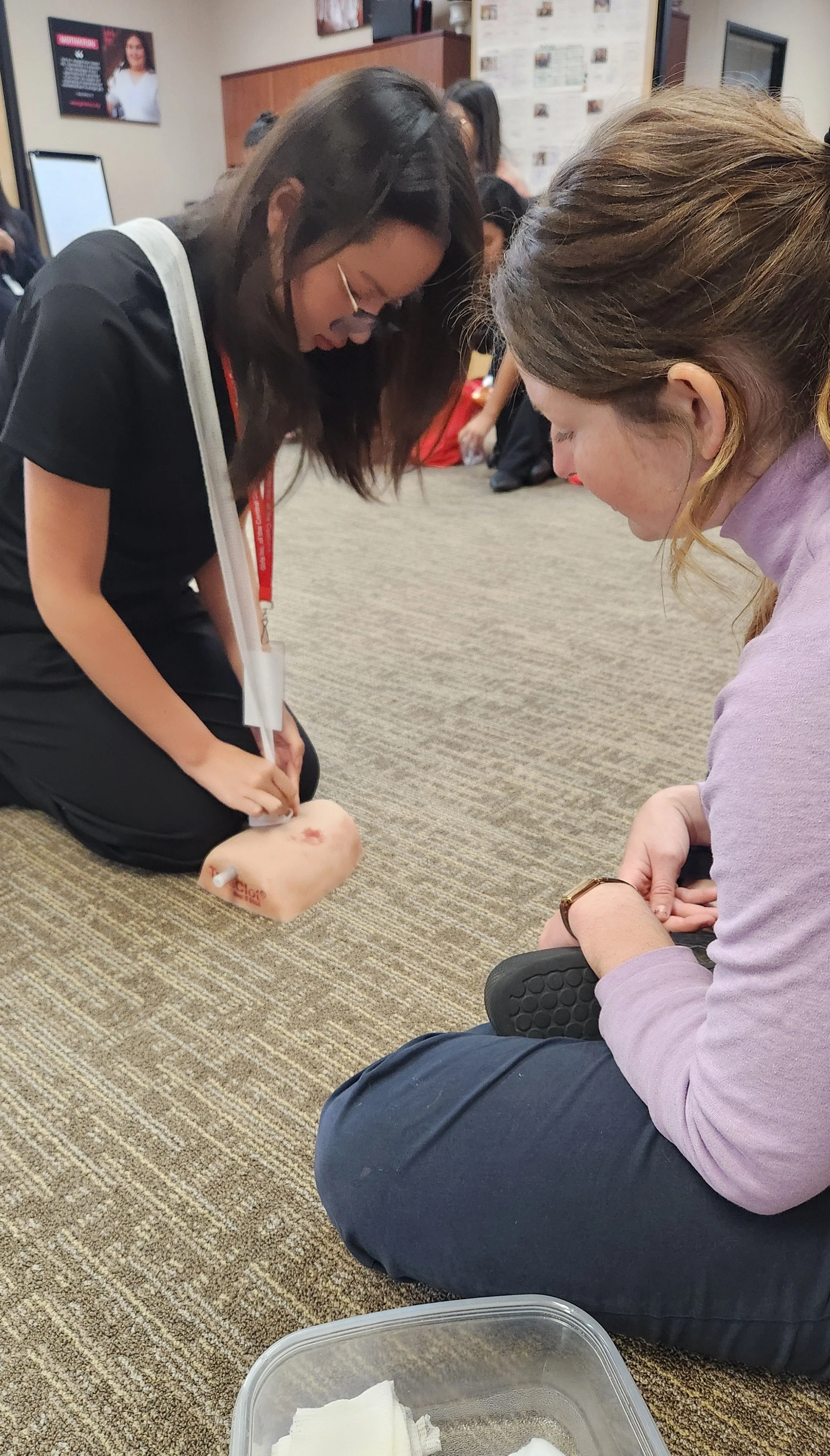 stopthebleed_girlsinc.jpg