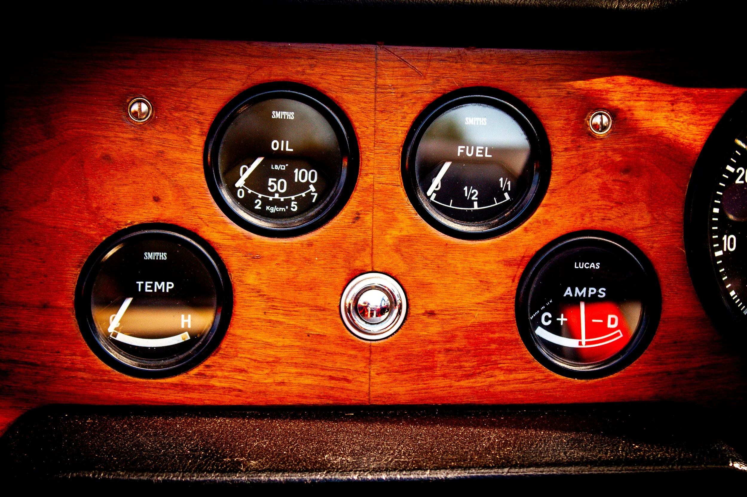 TedTR6-05.jpg