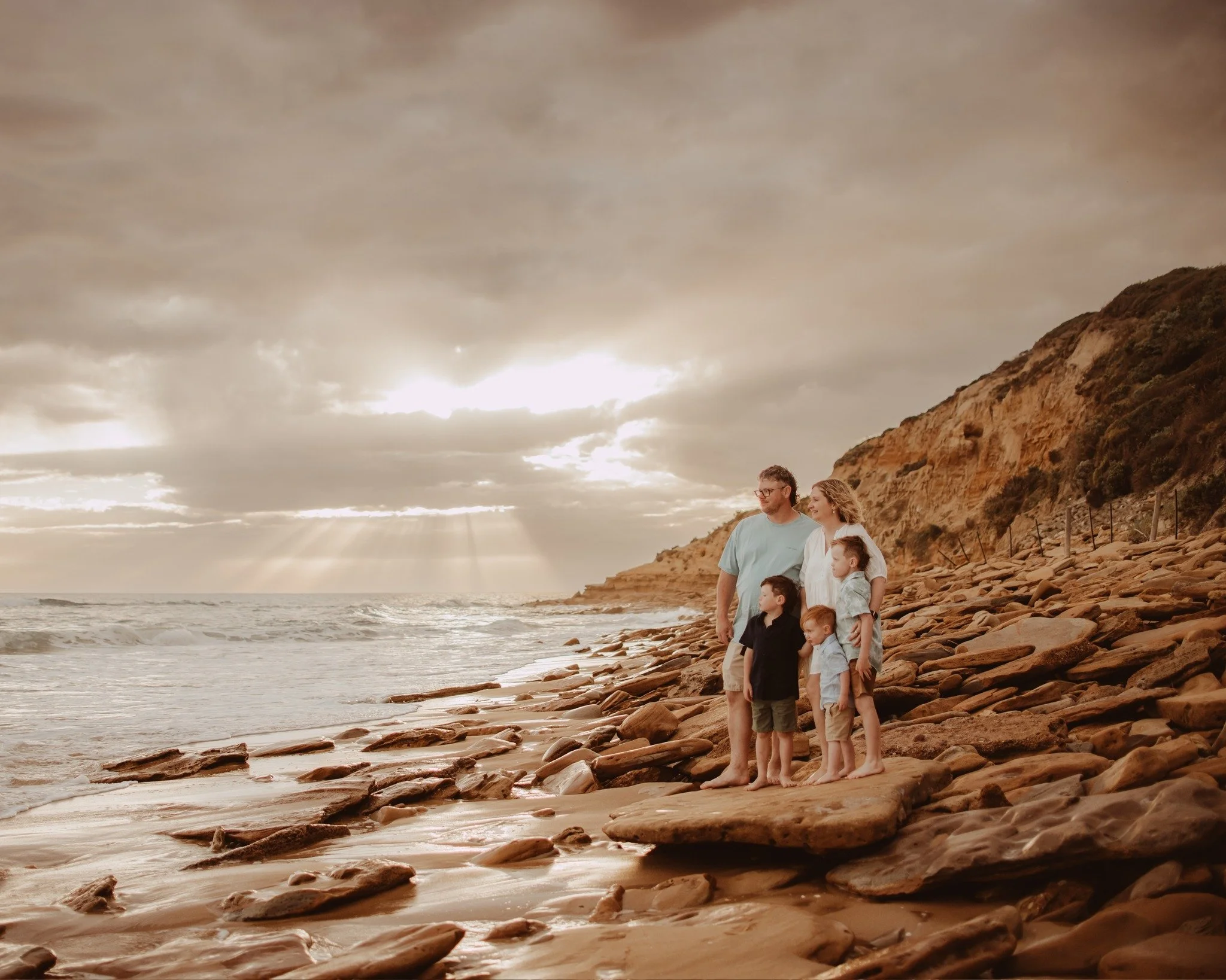 &ldquo;From helping you choose what to wear, to designing the artwork that ends up on your wall it&rsquo;s an experience designed to feel easy.

No stress. No posing. Just warmth, connection, and light that feels like home.

3 sessions left for Jan, 