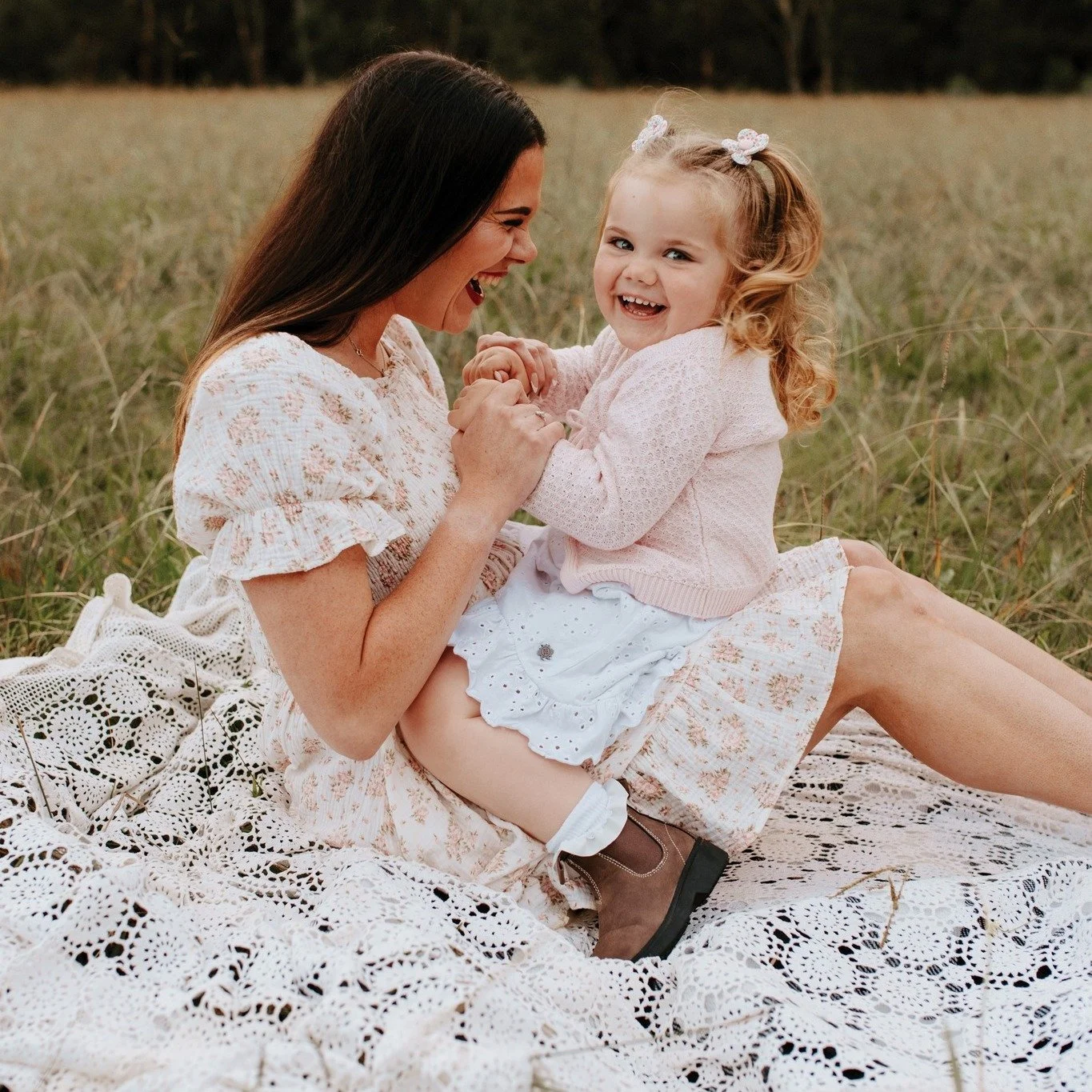 Our little family might look different&hellip; but it is full of love.

Motherhood isn&rsquo;t always the story we expected. But in the middle of it all there is still magic&hellip;

The giggles.
The dandelions.
Tiny hands on your face.
The way they 