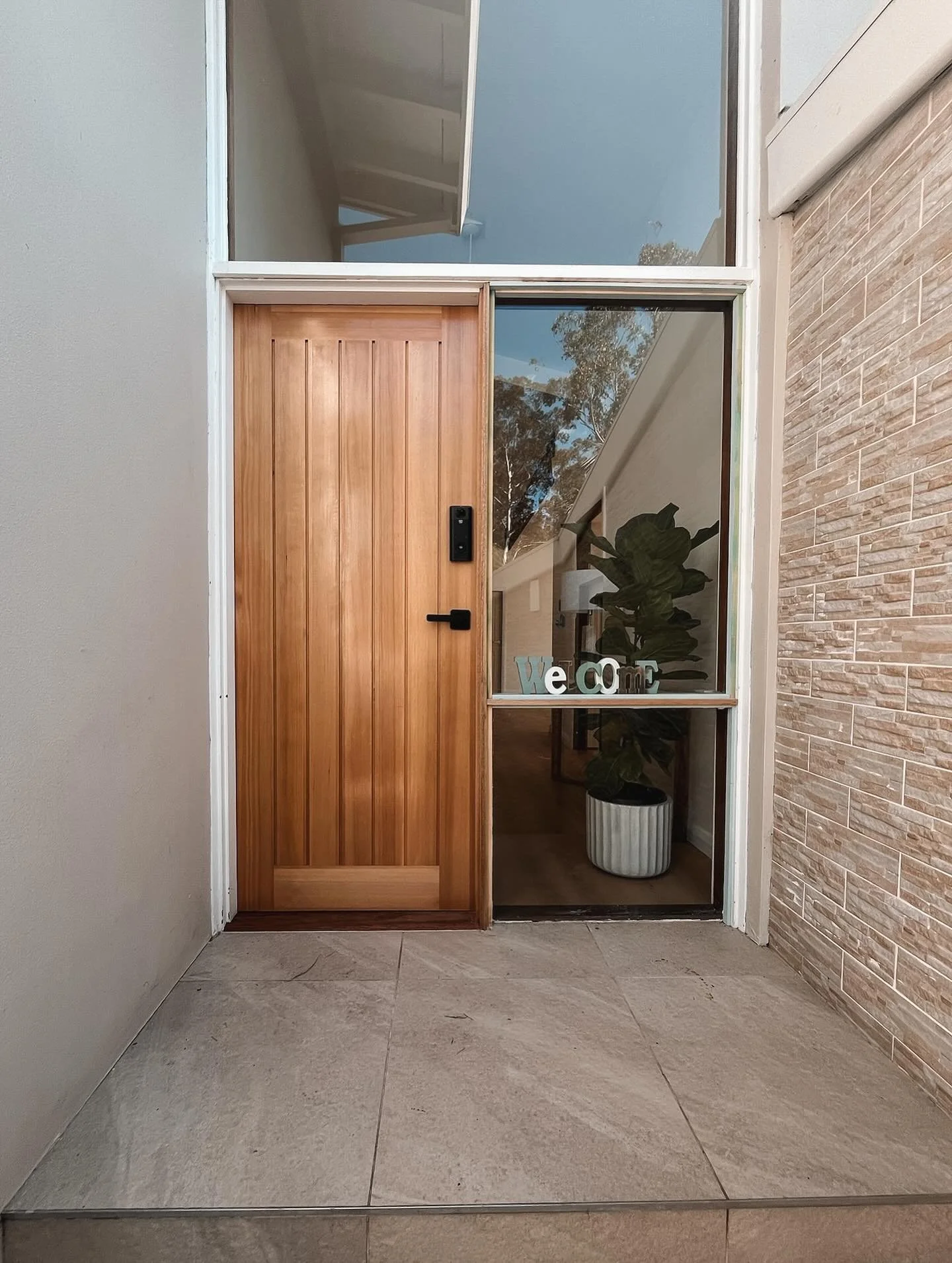 New window install to open up the back of this house β¨ Stacking sliding doors leading out onto the pool area, perfect for these upcoming summer months βοΈ
π Call Dean on 0409 245 268 to organise a free quote π