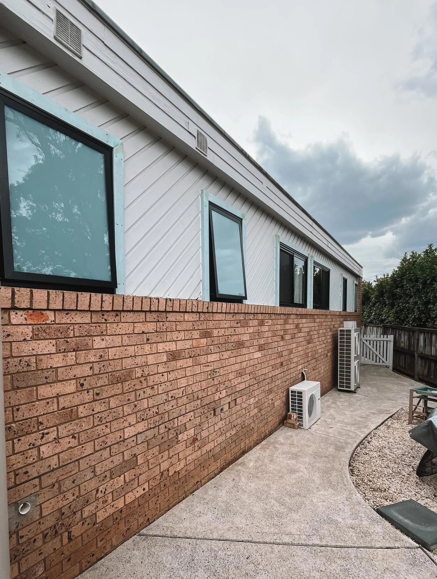 New windows installed for our client in Cherrybrook ✨ 

A simple upgrade that makes a huge difference to the overall look of this home 🏡 

📞 Call Dean on 0409 245 268 to organise a free quote 📞