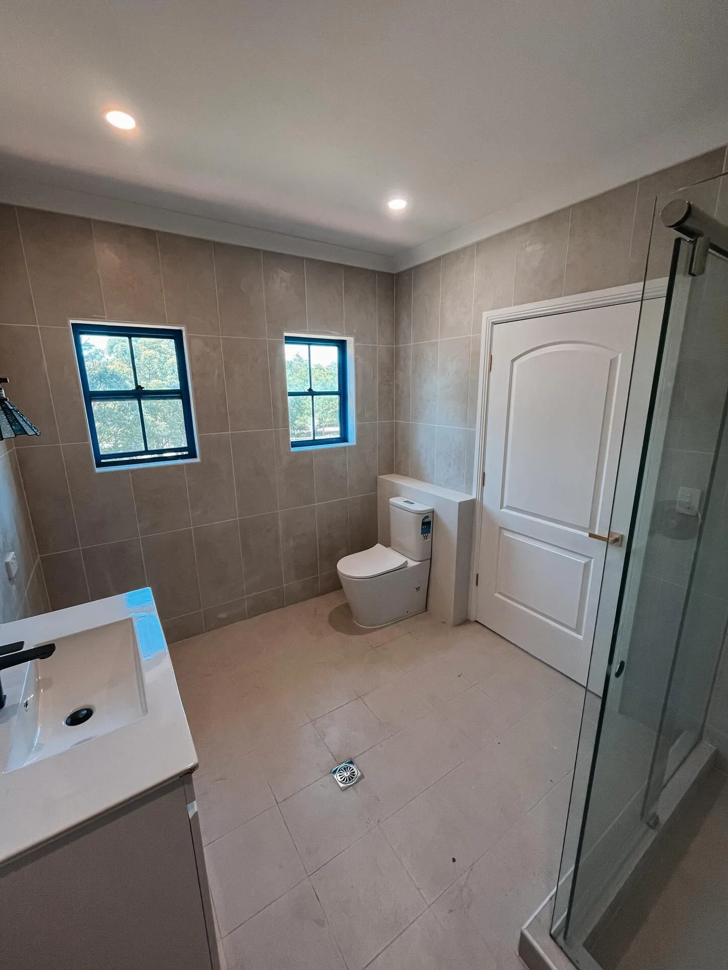 New bathroom almost complete 🚿🛁 Just waiting on shaving cabinets and mirrors and this space will be all done ✨ 

 We think this is a great result for this bathroom renovation 

📞 Call Dean on 0409 245 268 to organise a free quote 📞