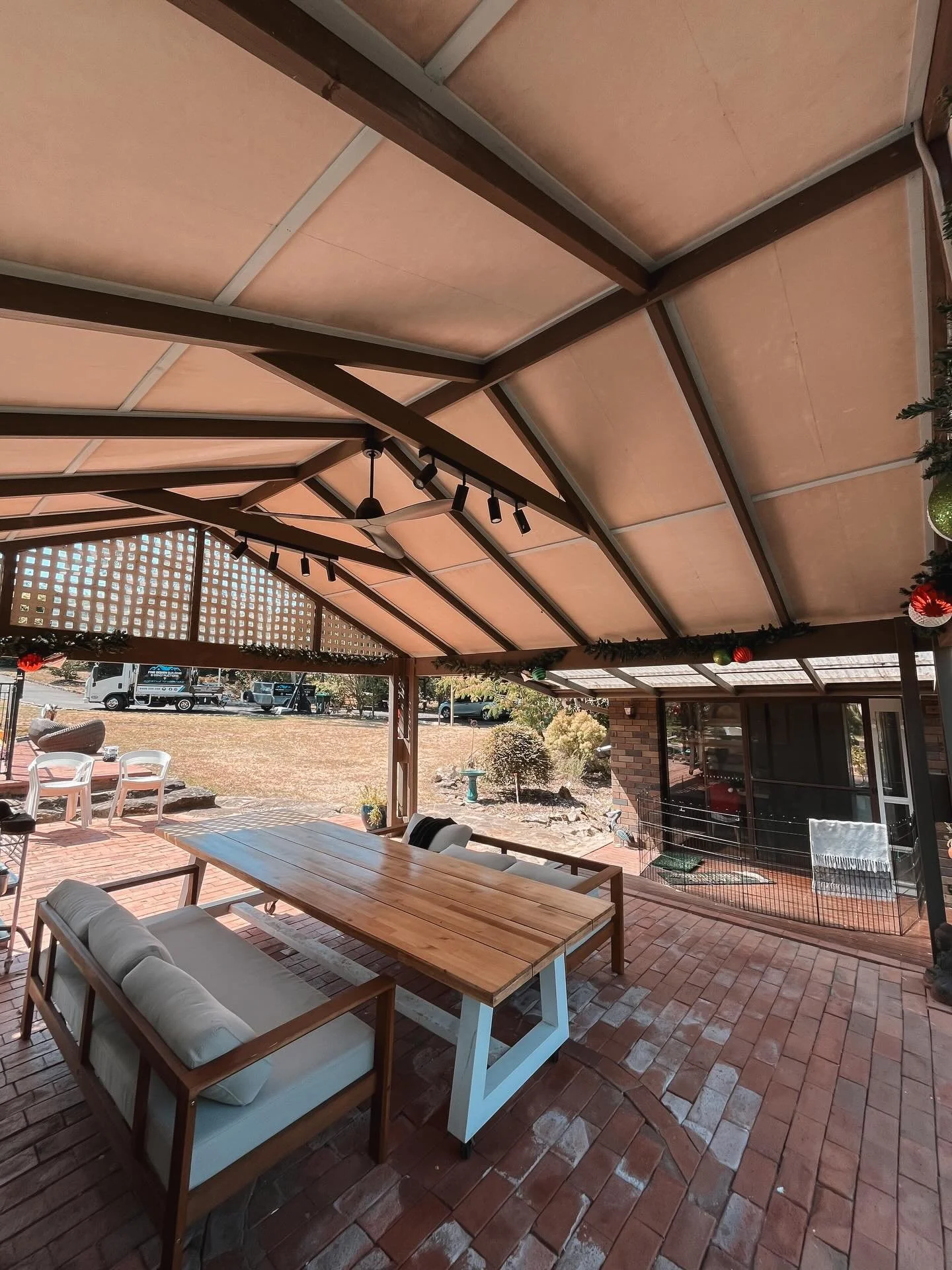 New lining for this pergola area 🏡 A small change to make this area feel like new ✨ 

📞Call Dean on 0409 245 268 to organise a free quote 📞