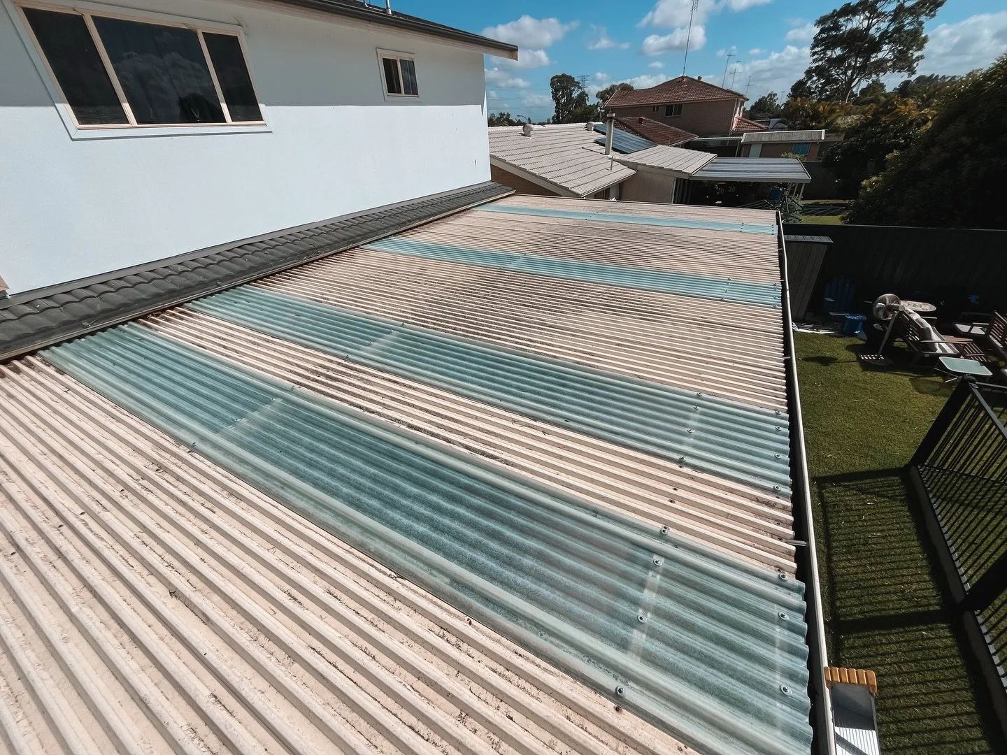 New laserlite transparent roofing sheets to replace the existing! Simple change to brighten up this pergola area underneath 🏡 

 📞 Call Dean on 0409 245 268 to organise a free quote 📞