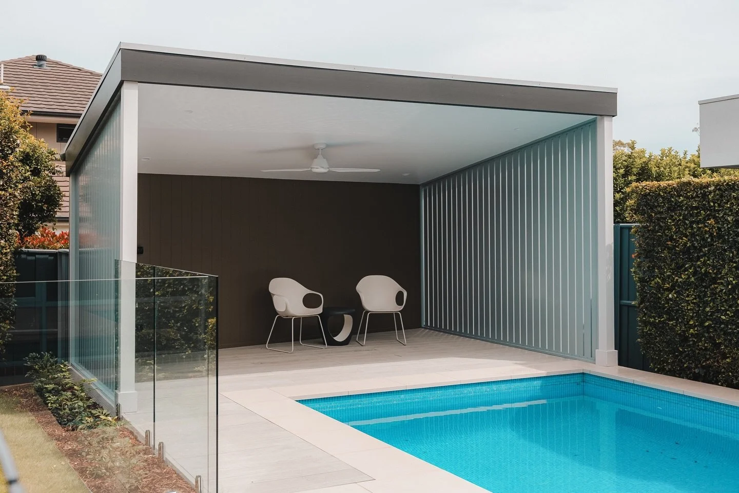 New pool area cabana completed with aluminium screens to make it feel more private ☀️

📞 Contact Dean in 0409 245 268 to organise a free quote 📞