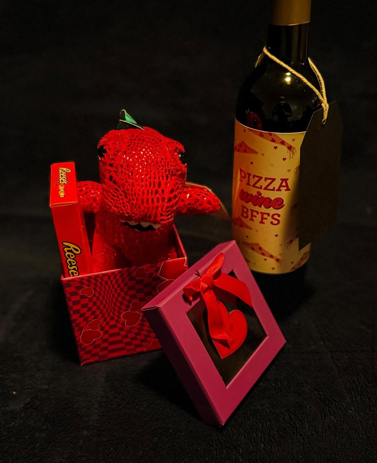 Cheers & Love – Wine & Treats Gift Set