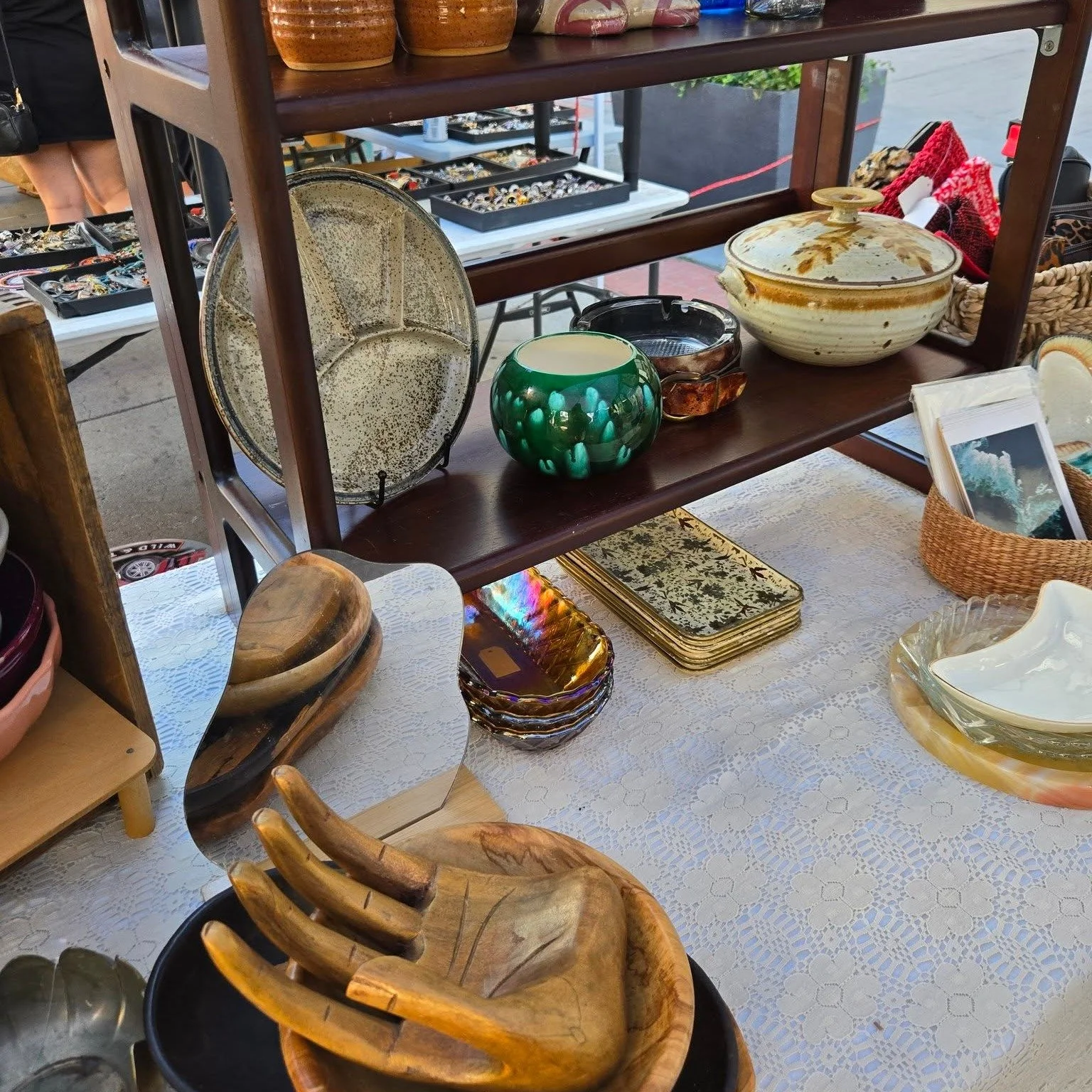 We had no shortage of wood pieces at our July 20th event. Furniture, frames, boxes, utensils and even a rocking horse 🐎 
Do you find yourself gravitating towards aged wood or oxidized metals?