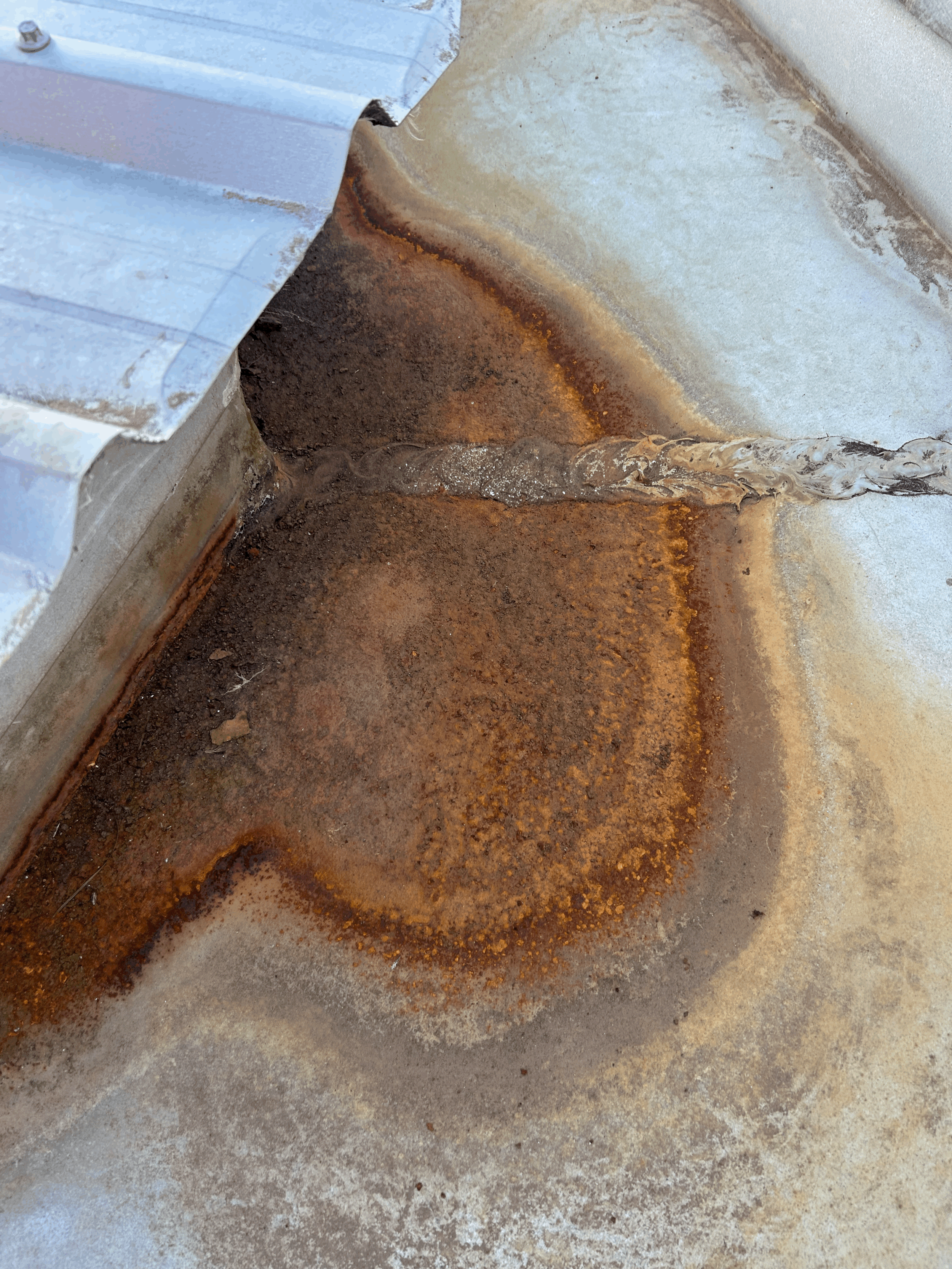 5 Signs Your Roof Might Be Leaking (Before You See Water Inside)