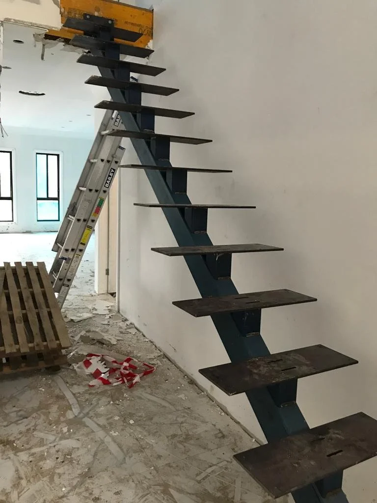 Proyecto Oranssi: Techo de vigas