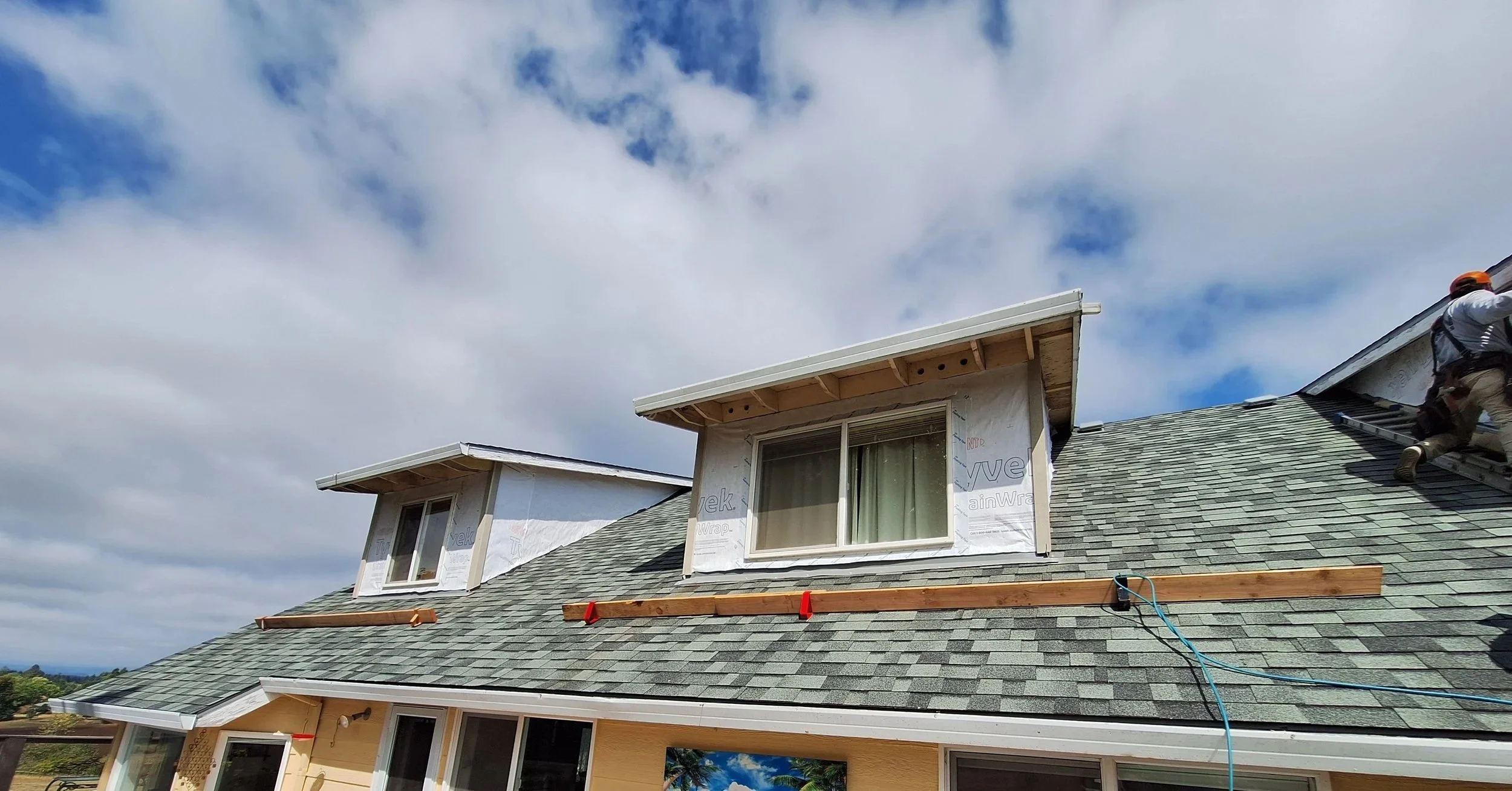 Dormer siding replacement on an Oregon home before the rainy season