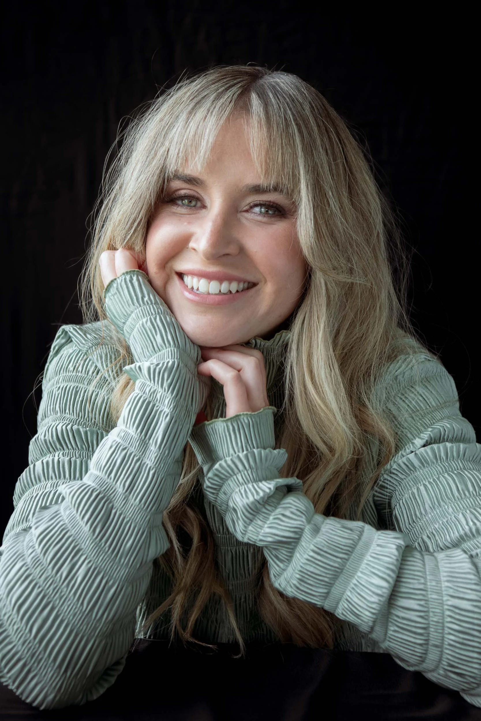 20251128_Headshot_AlexandraJones_web_11.jpg
