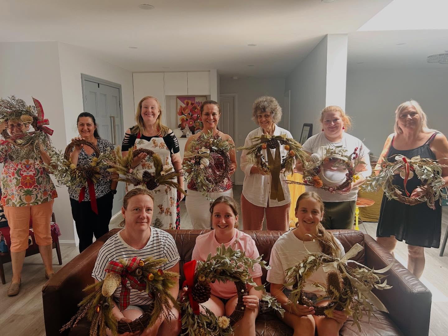 A few more pics because I can&rsquo;t resist! With a 40 degree day we workshopped inside but that didn&rsquo;t stop the creativity spirit!
.
.
.
.
.
#christmasseason #christmaswreaths #wreathworkshop #wreathmakingworkshop #hillsdistrict #blossomandbl