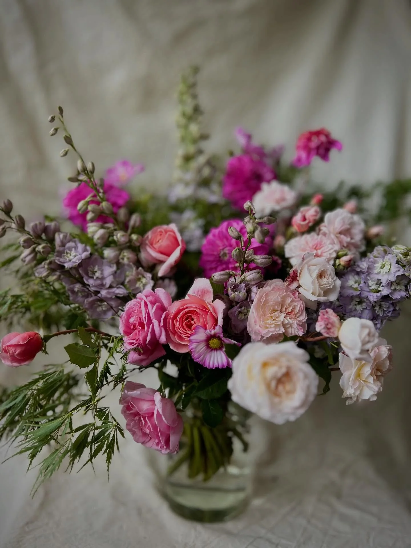 When all you want is just beautiful blooms. Not complicated. Designed in rhythm with the season with feeling and soul.

I love responding to the flowers, creating magical bouquets and arrangements so that each one is uniquely yours.
.
.
.
.
.
#season