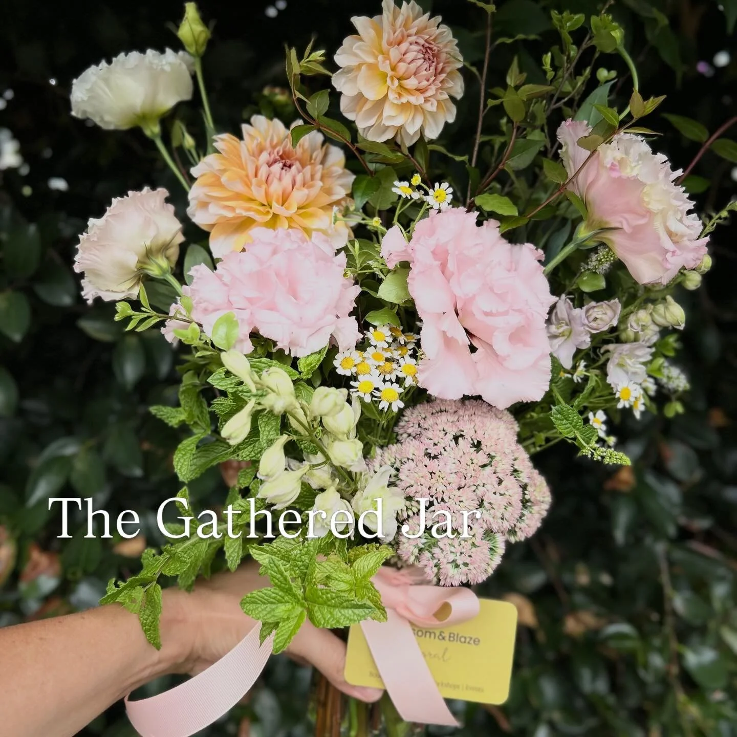 Every Wednesday I gather the freshest flowers to create joyful posy-style jars of gorgeousness.

Order by 4pm today to receive your jar tomorrow.

And, until Feb 28, order The Gathered Ritual (10 jars weekly or fortnightly including one that is a gif