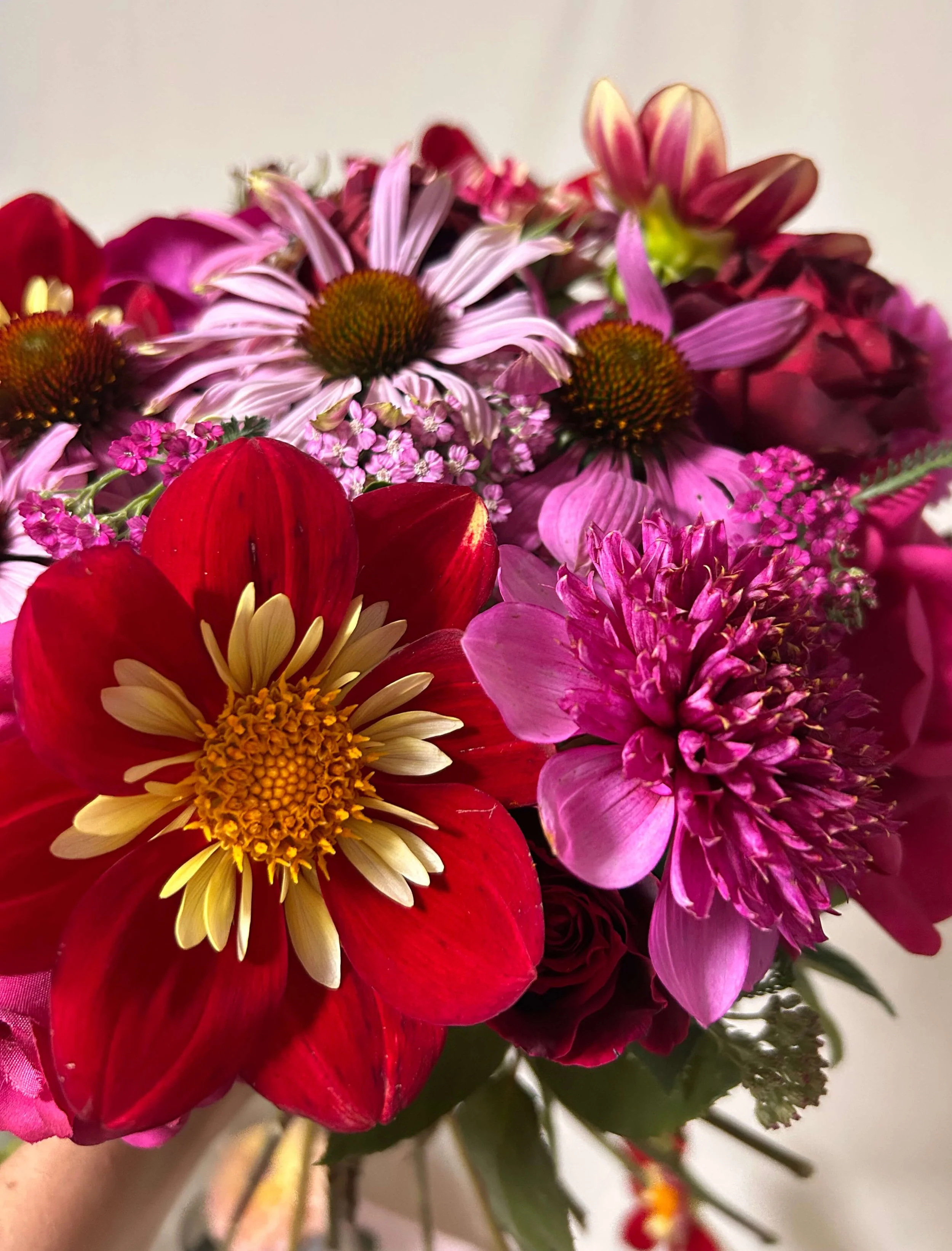 red-pink-flower-bouquet.jpg