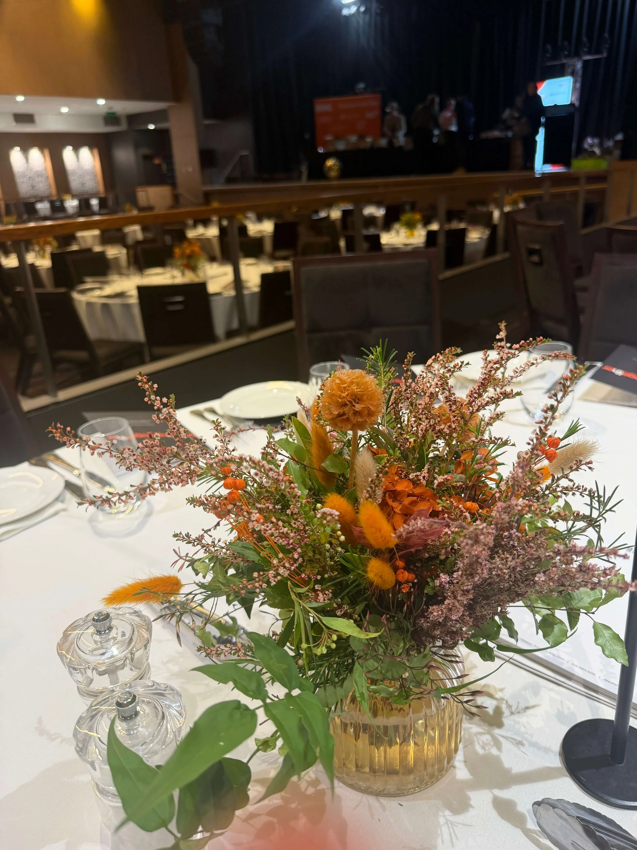 BNI-event-table-flowers.jpg