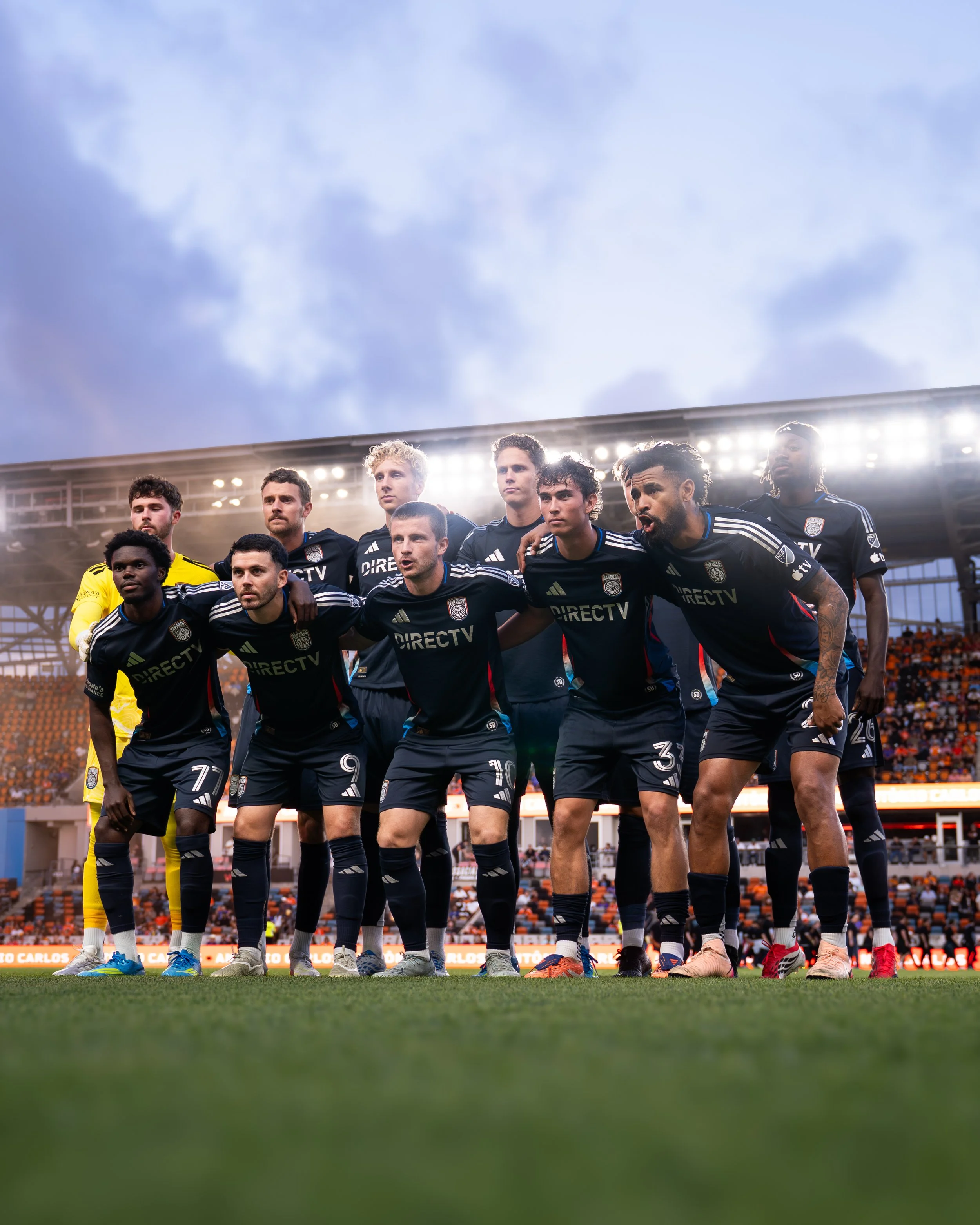 Dynamo FC-02.jpg