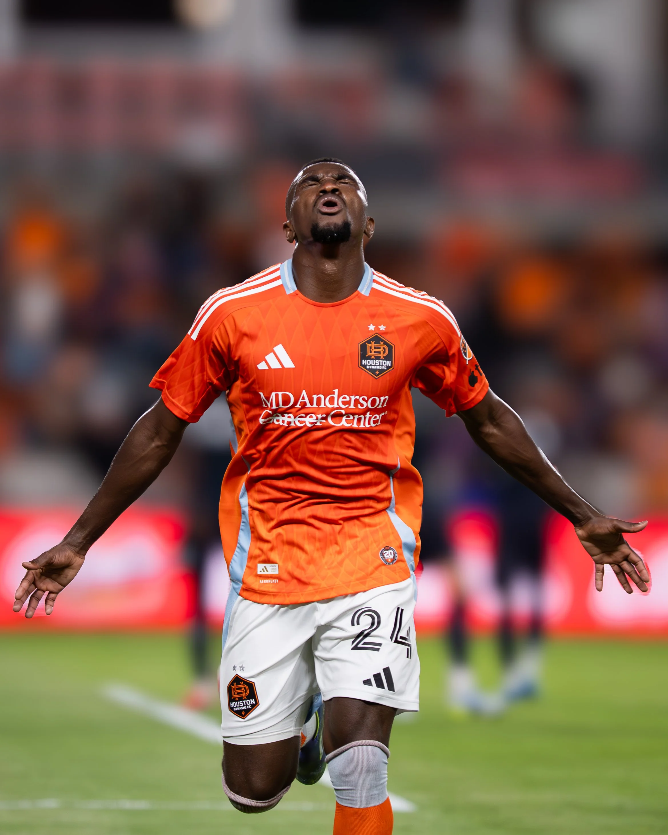 Dynamo FC-02.jpg