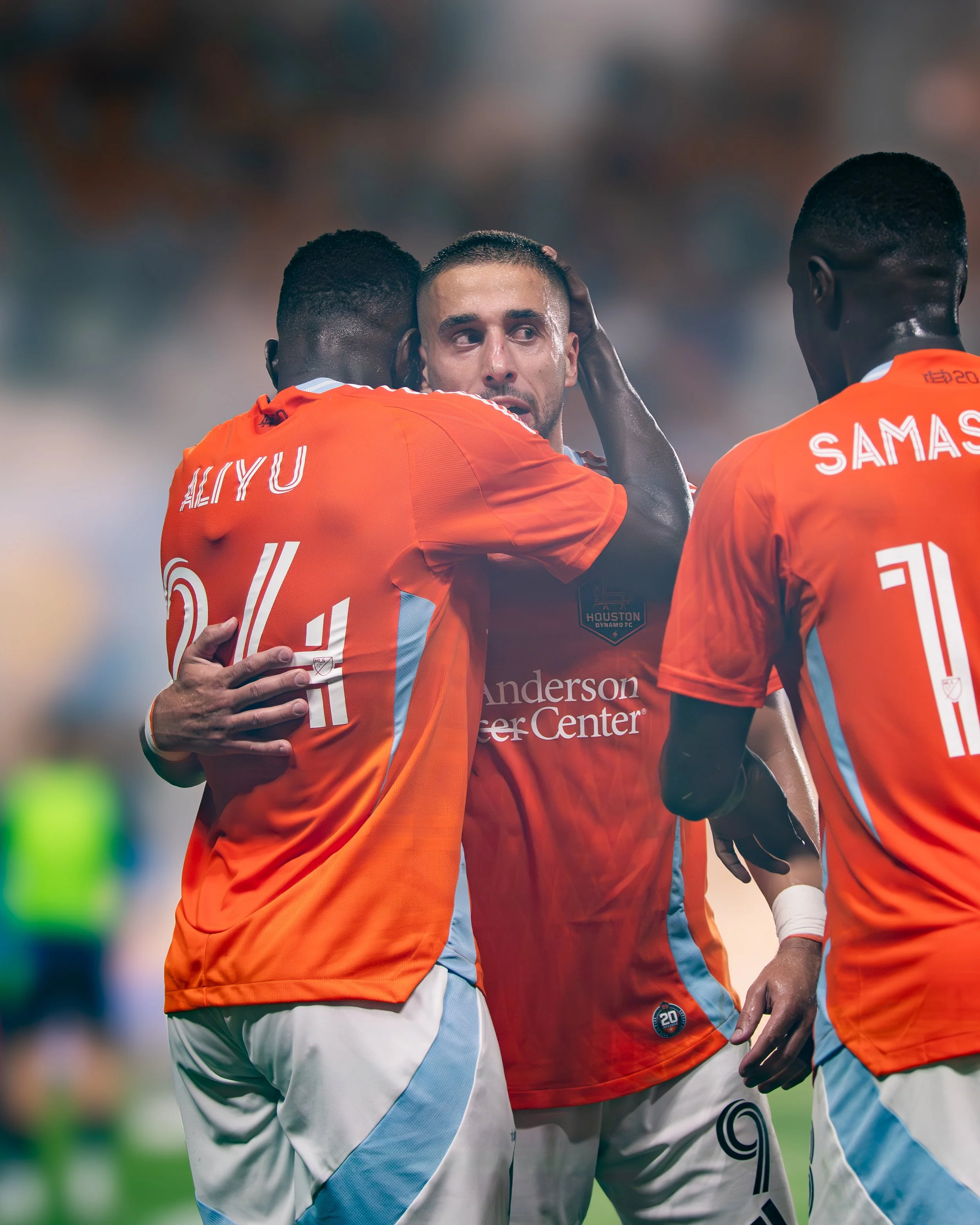 Dynamo FC-04.jpg