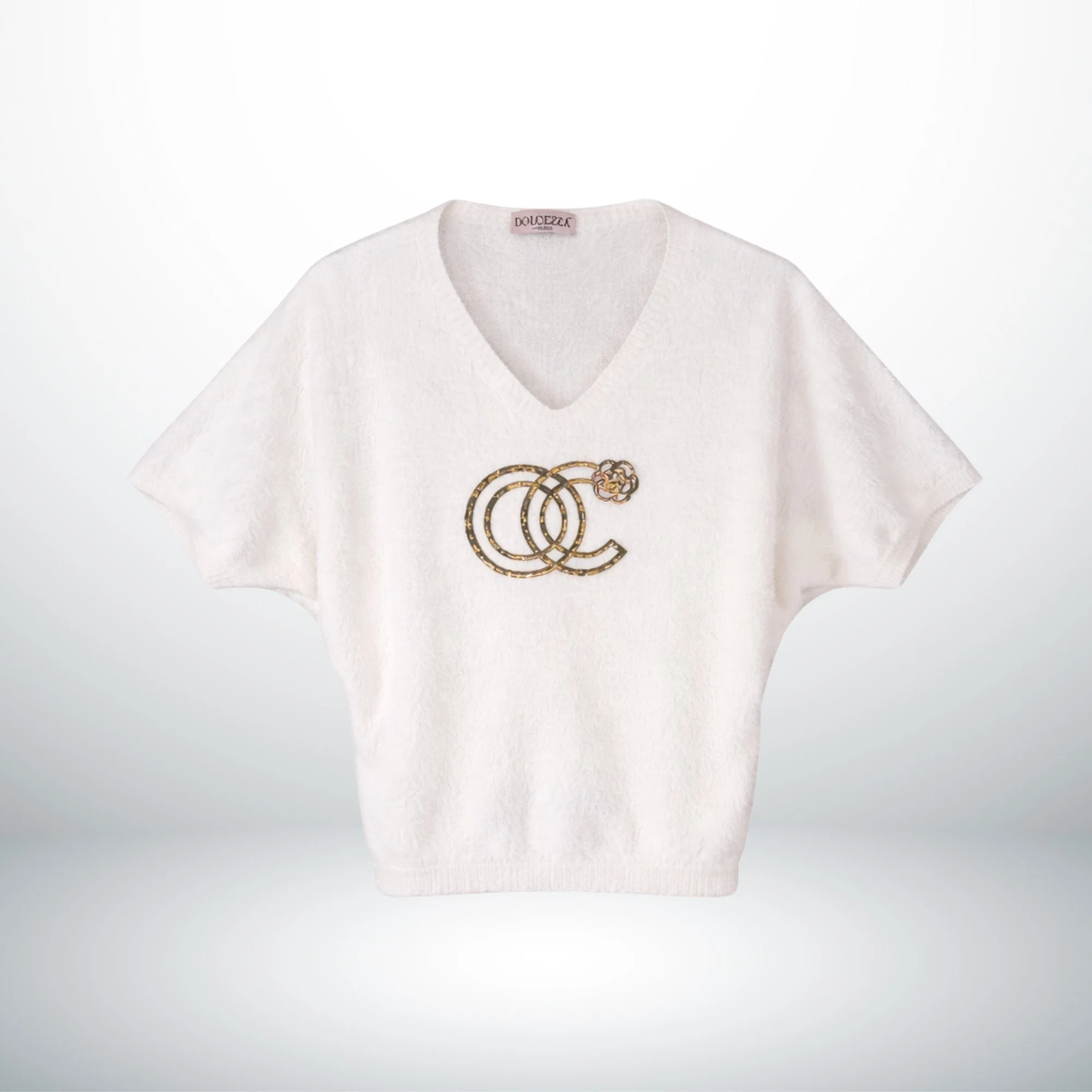 WHITE ALPACA KNITWEAR