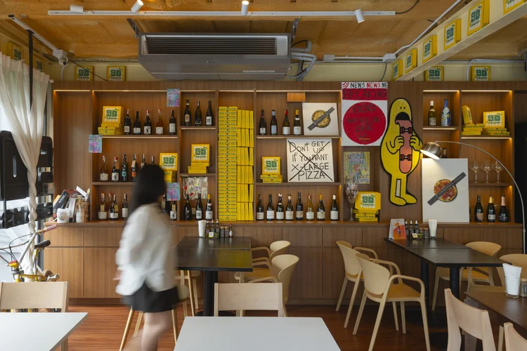 90 Grams ร้านพิซซ่า Mid-Century กรุงเทพฯ ออกแบบโดย WV ARCHITECT
