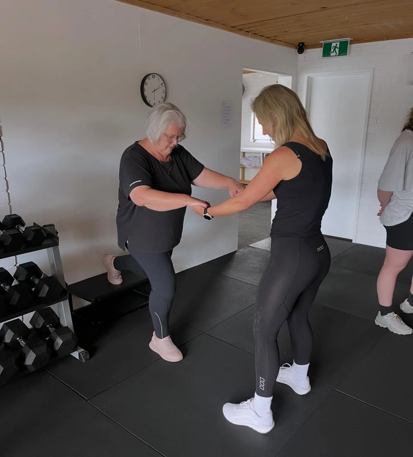 One photo to sum up the studio&hellip;here it is. 

This is not a trainer, this is a fellow member, helping out another. This is what it is all about. Lifting each other up, cheering each other on, building a stronger life for everyone. 

Together we