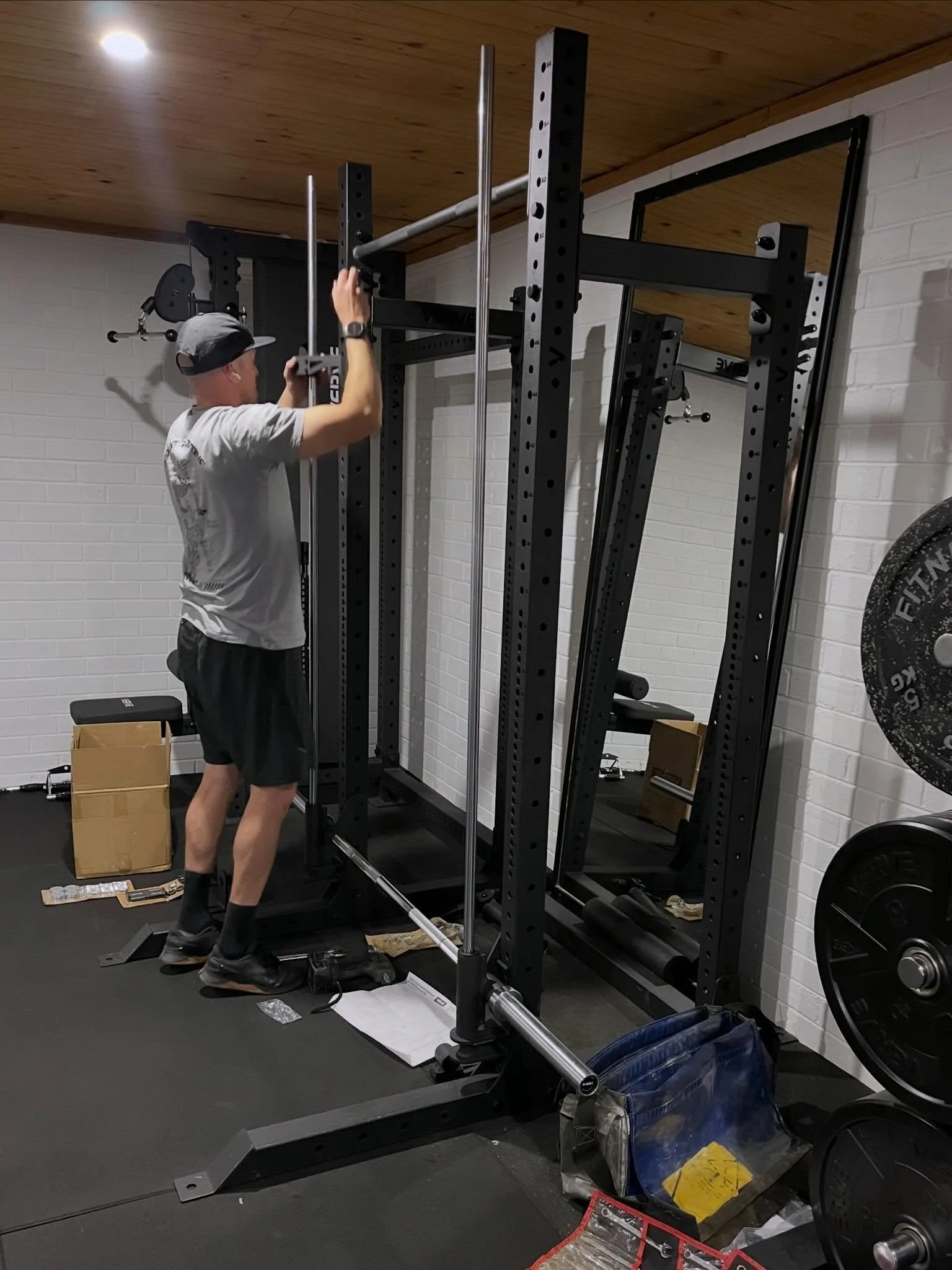 A looooonnnnnggggg weekend of building, spying and testing things out!!! 

Rise Studio&hellip;now with Power Rack, Smith Machine and some crazy contraption to get you winter ready ❄️

Power on people 🙌