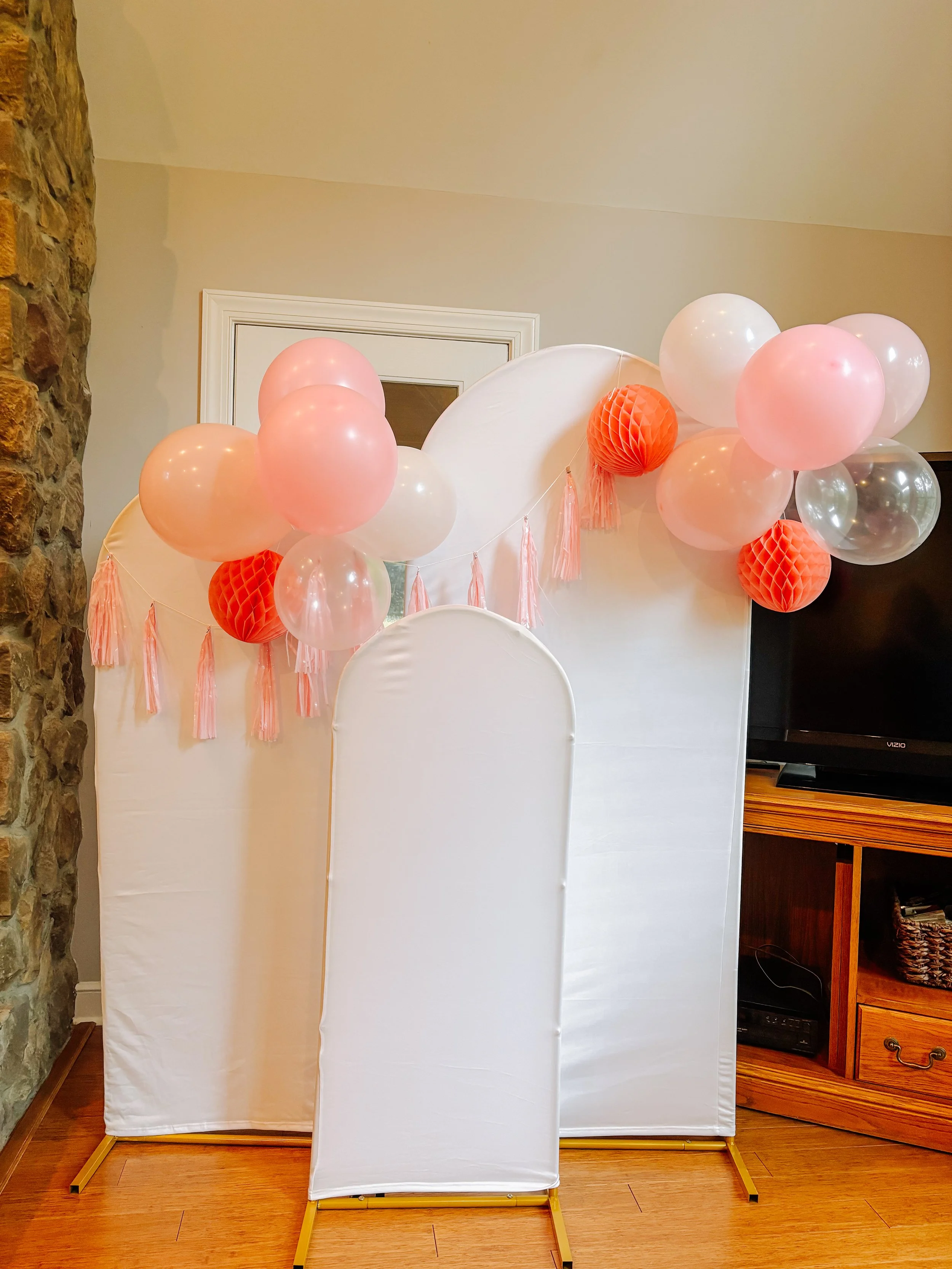 Photo Backdrop Arch w Balloon Clusters